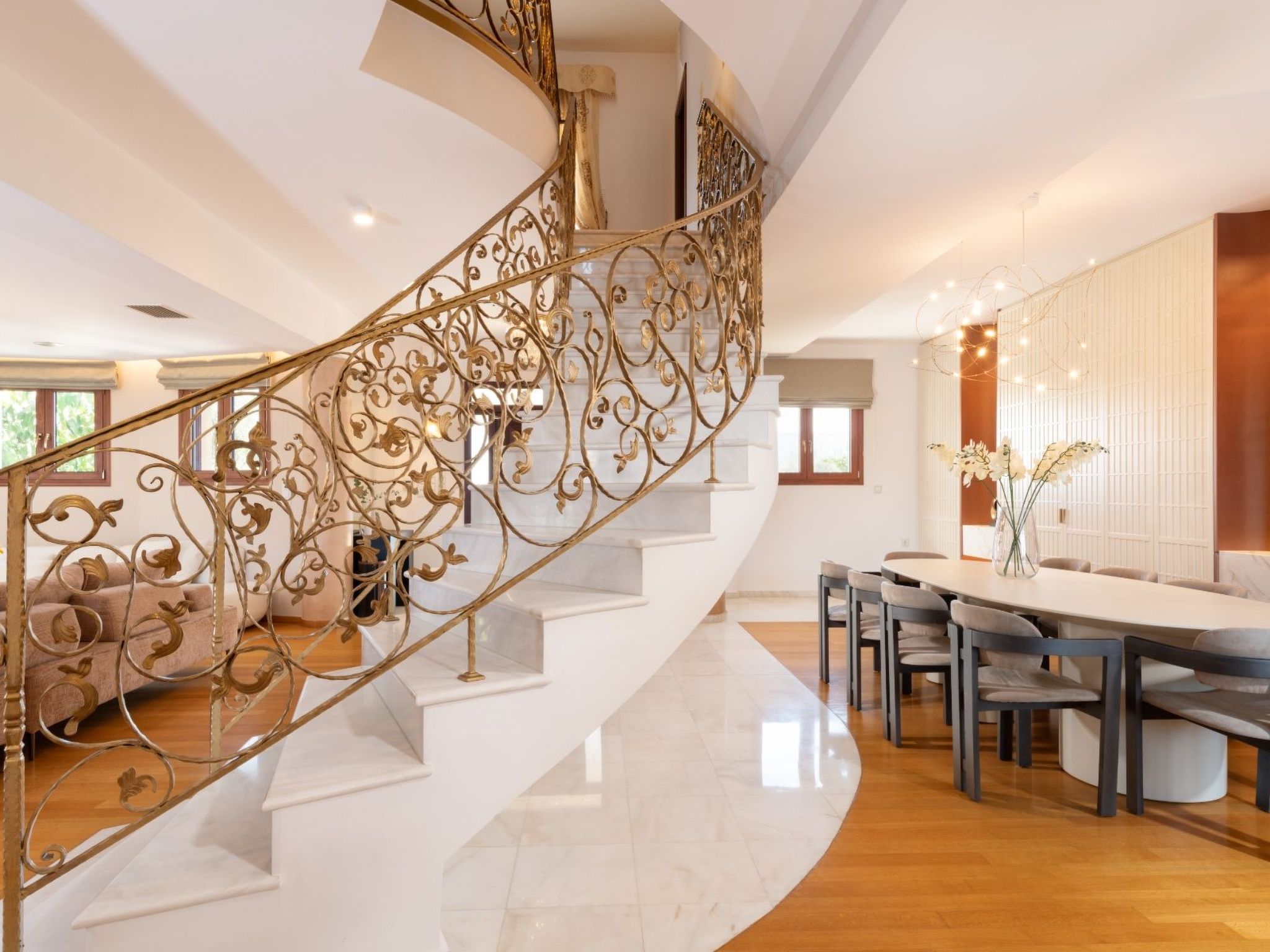 Familienvilla mit privatem Pool, Tischtennisplatte und Fußballtisch-Image-tags.info