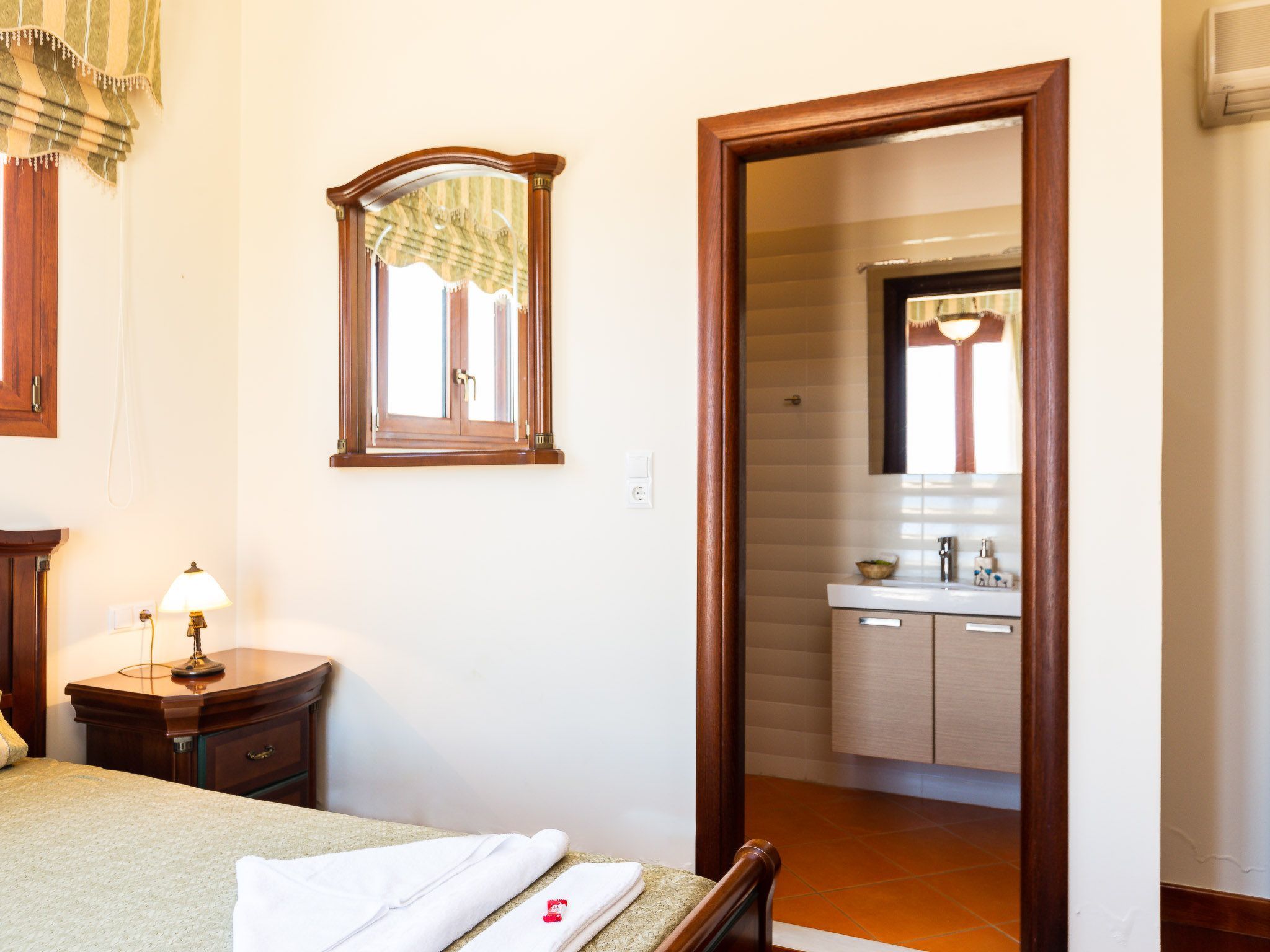 Familienvilla mit privatem Pool, Tischtennisplatte und Fußballtisch-Image-tags.info