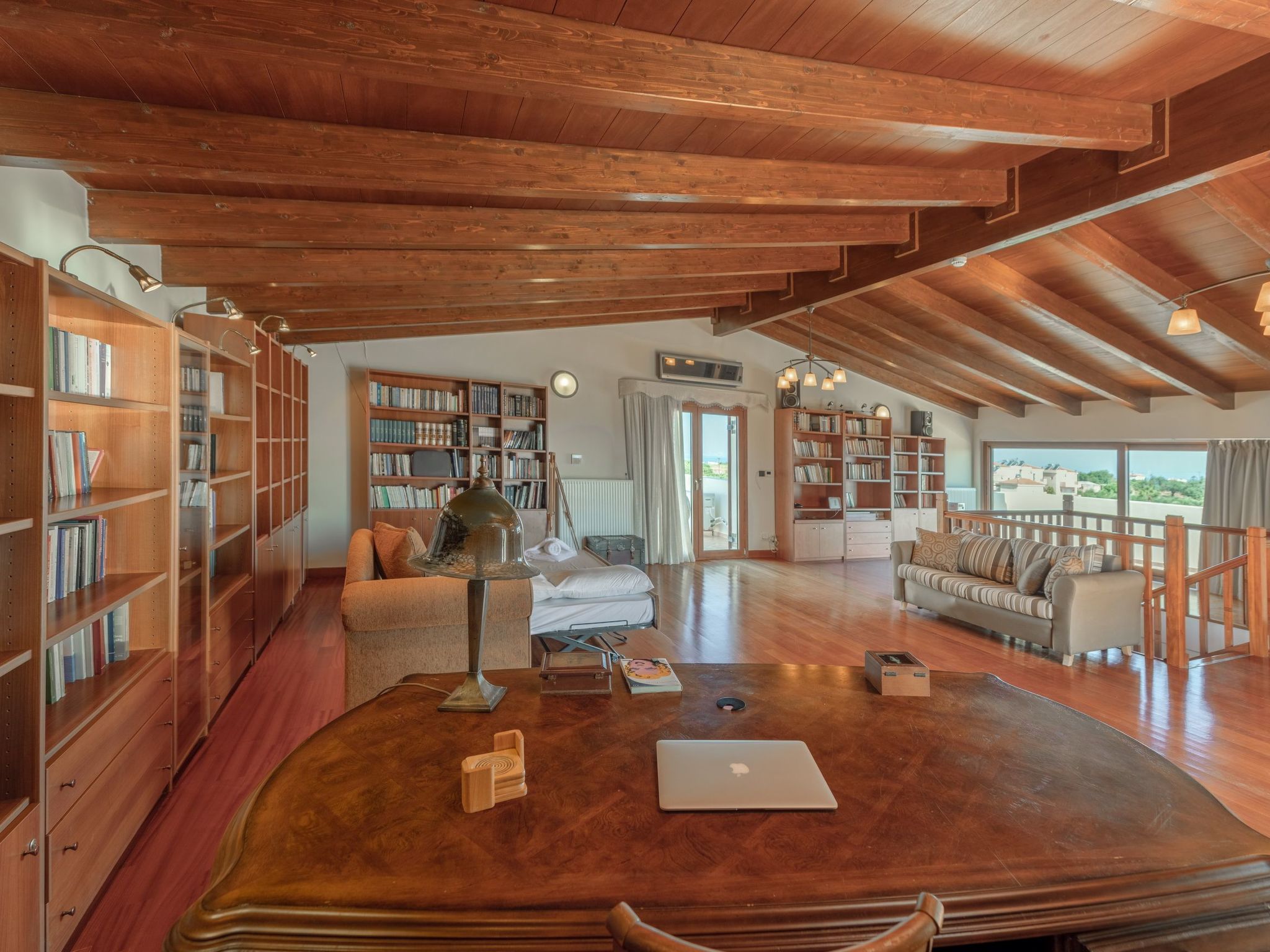 Familienvilla mit privatem Pool, Tischtennisplatte und Fußballtisch-Image-tags.info