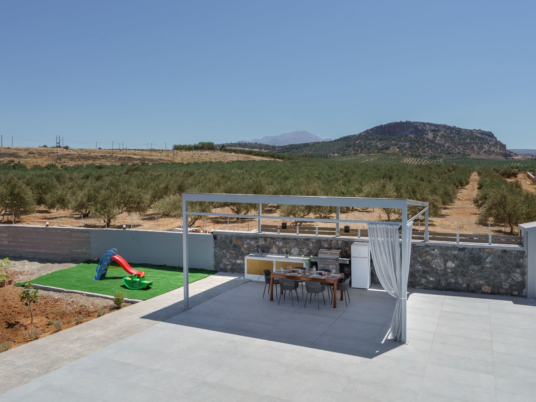 "Luna" mit Privatparkplatz-Draußen