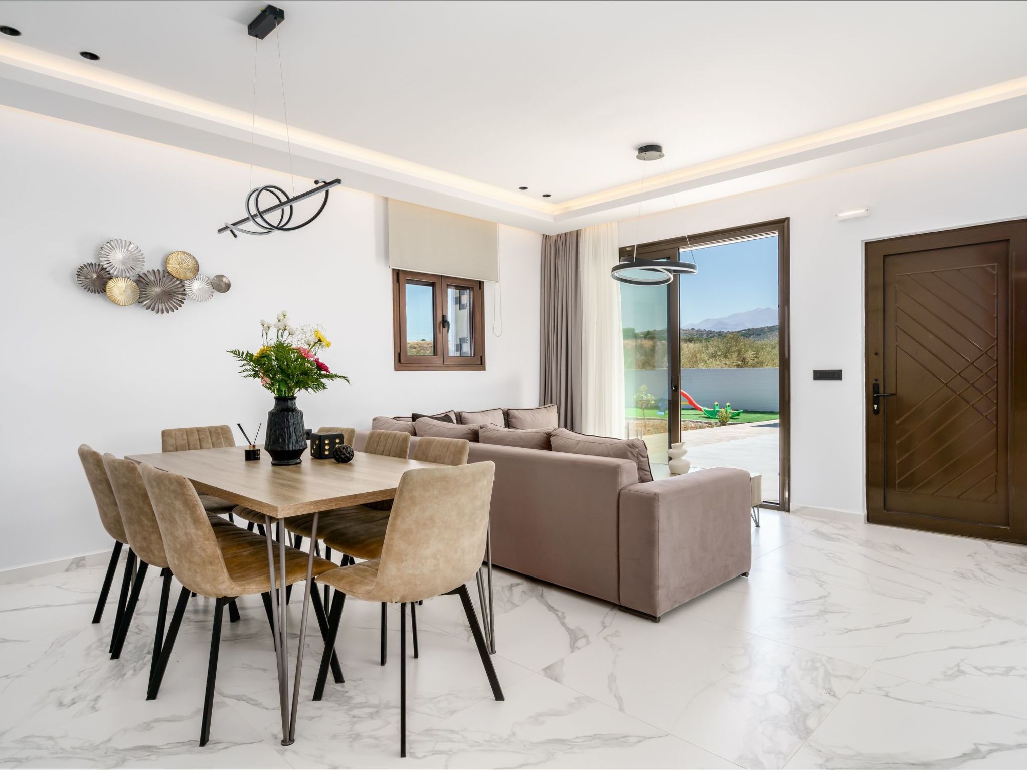 "Luna" mit Privatparkplatz-Drinnen