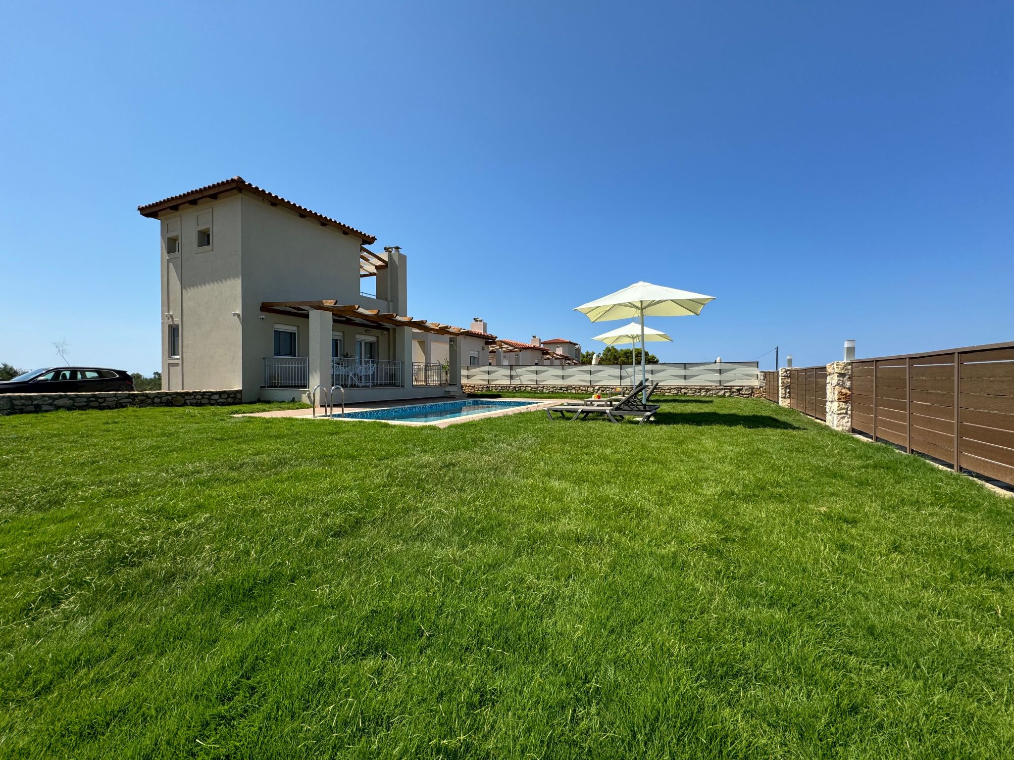 "Panor Villas" mit eigenem Pool-Binnen