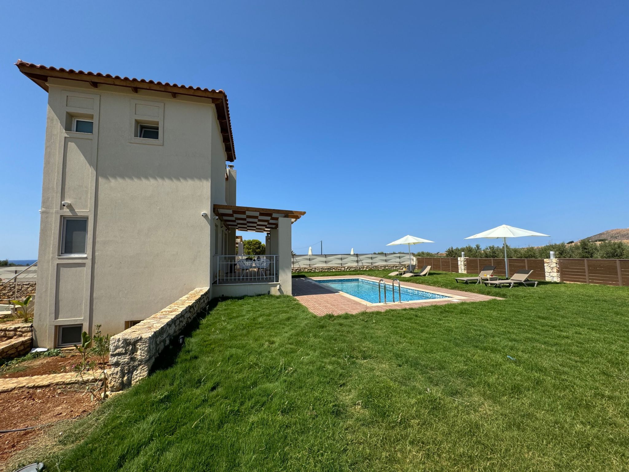 "Panor Villas" mit eigenem Pool-Binnen