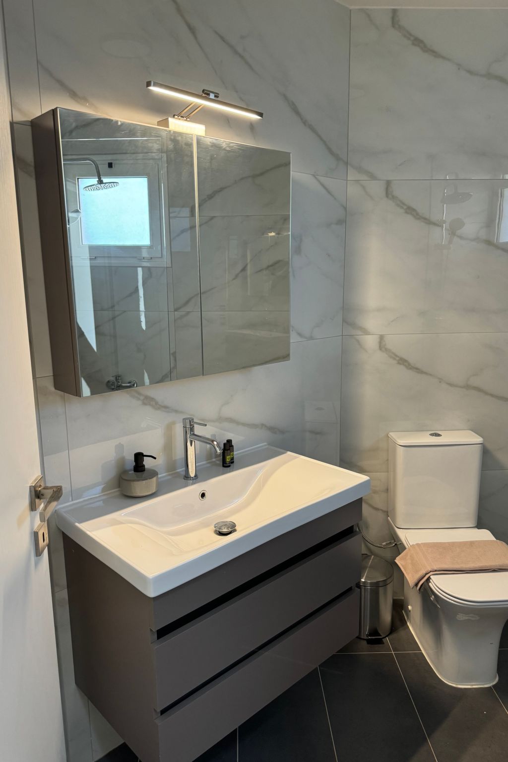 "Panor Villas" mit eigenem Pool-Binnen