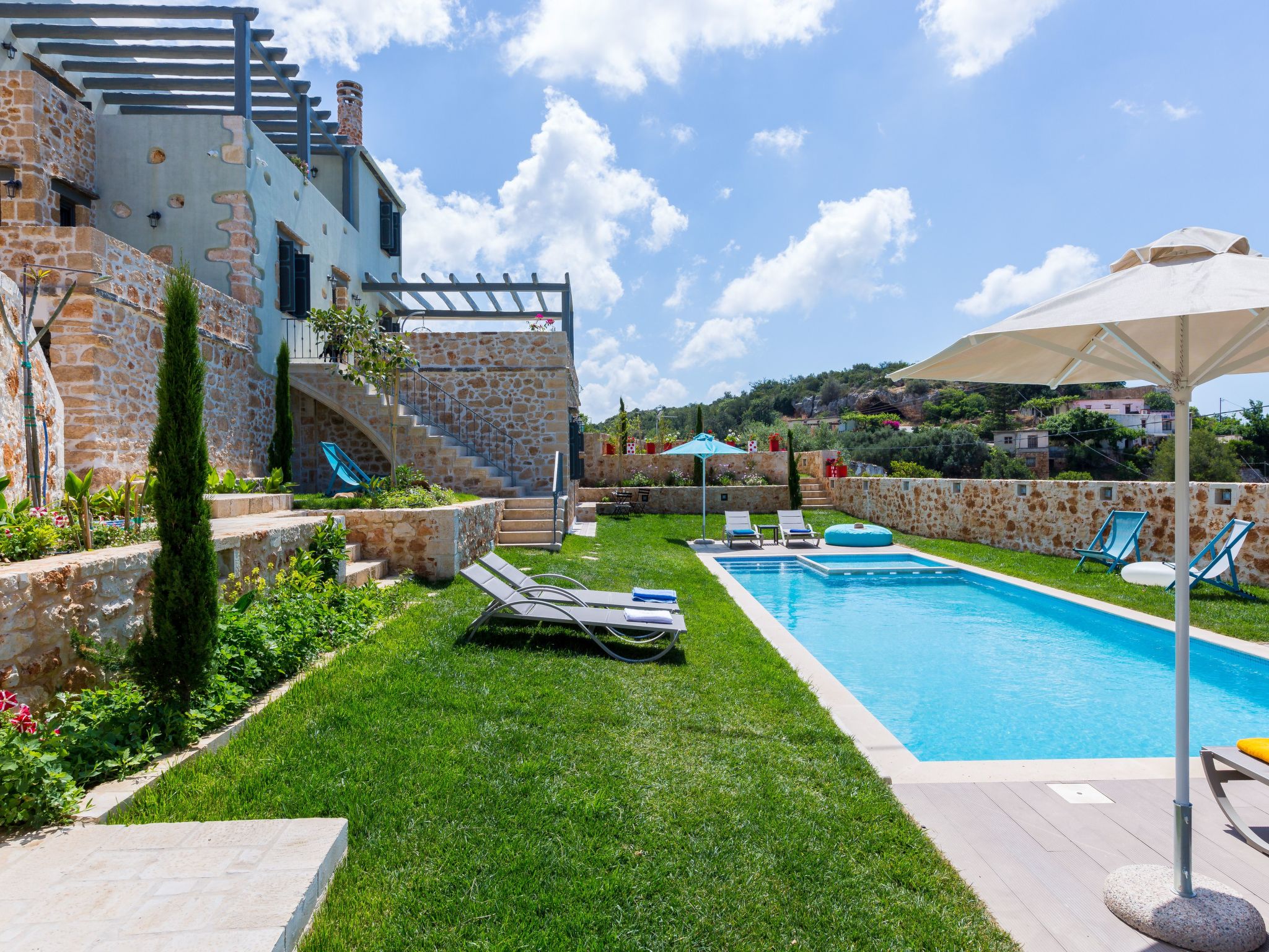 In Achlades mit Privatem Pool-Binnen