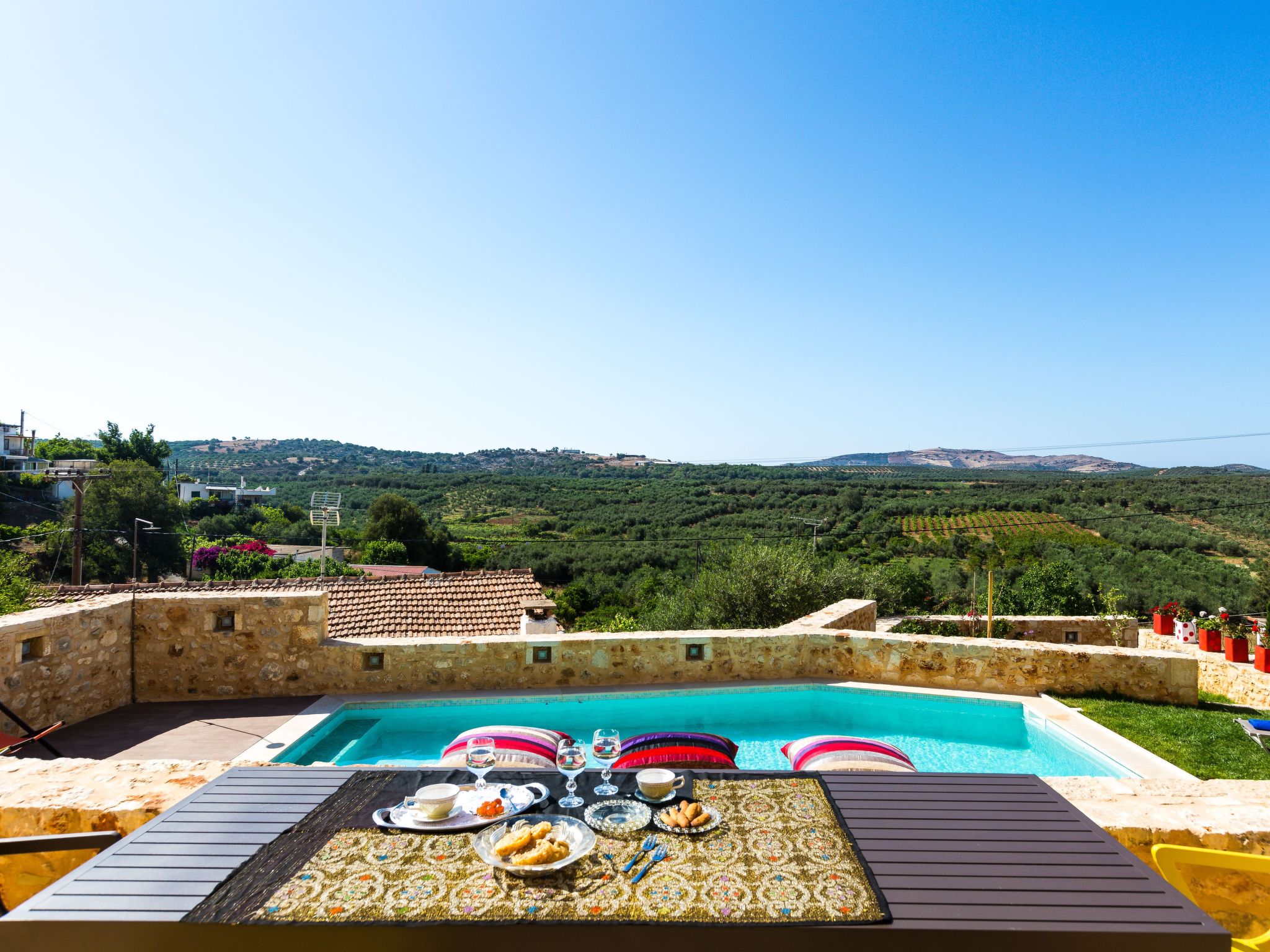 Freistehendes Ferienhaus mit großem Pool-Inside
