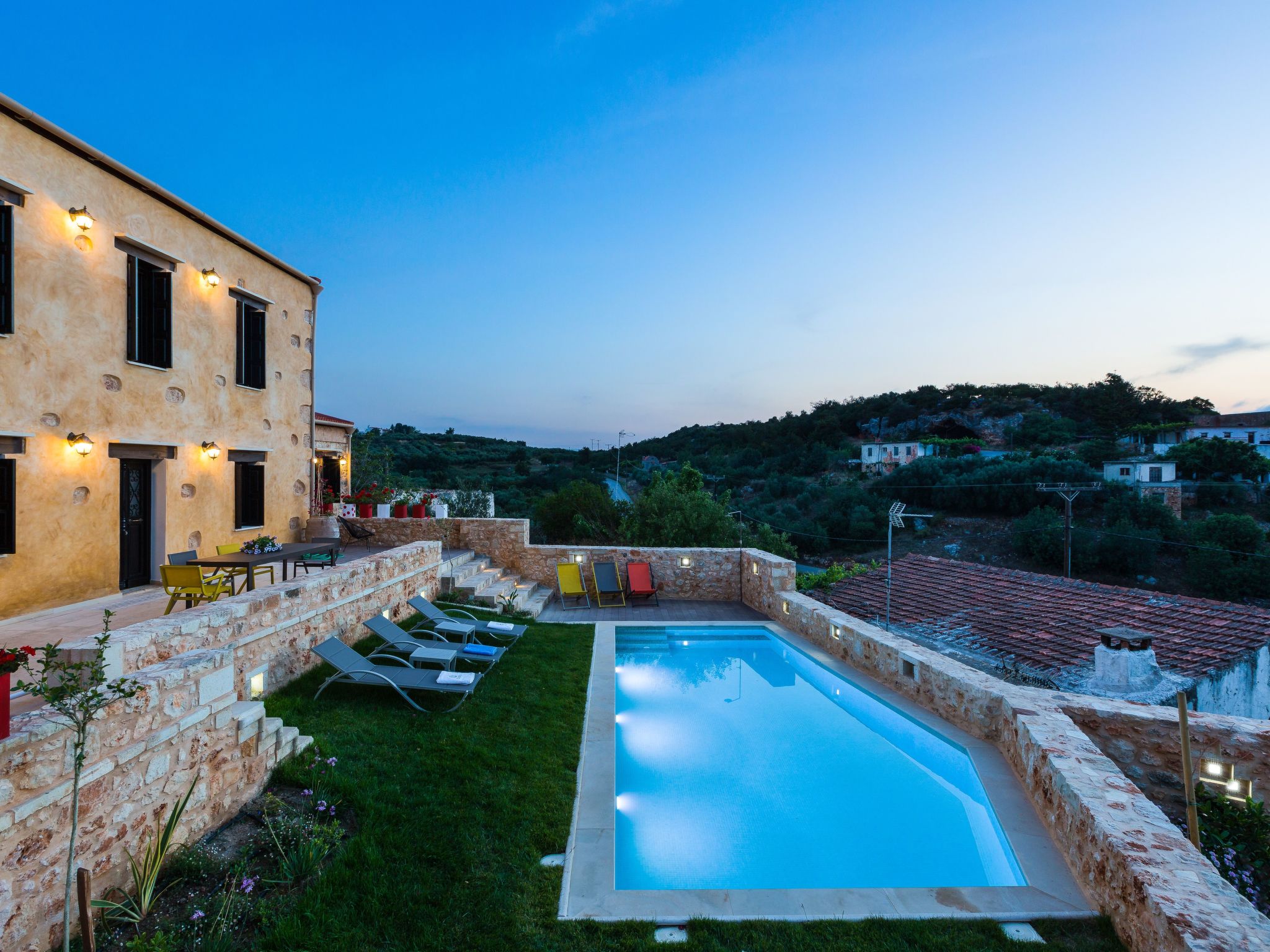Freistehendes Ferienhaus mit großem Pool-Inside