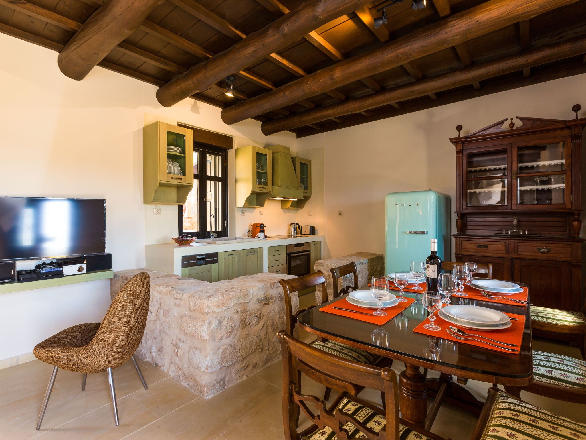 Freistehendes Ferienhaus mit großem Pool-Inside