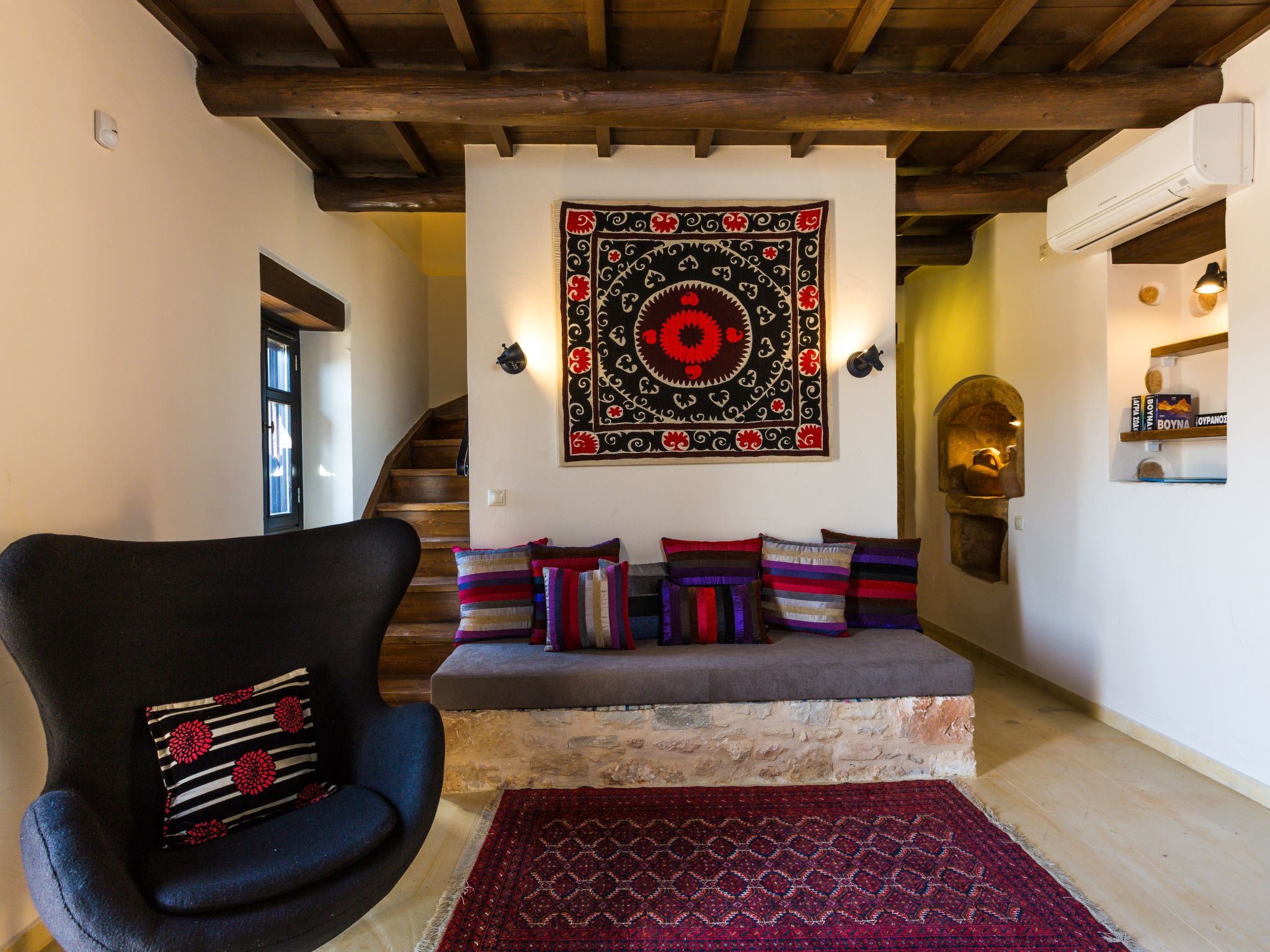 Freistehendes Ferienhaus mit großem Pool-Inside