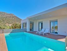 Villa mit drei Schlafzimmern und privatem Swimmingpool.