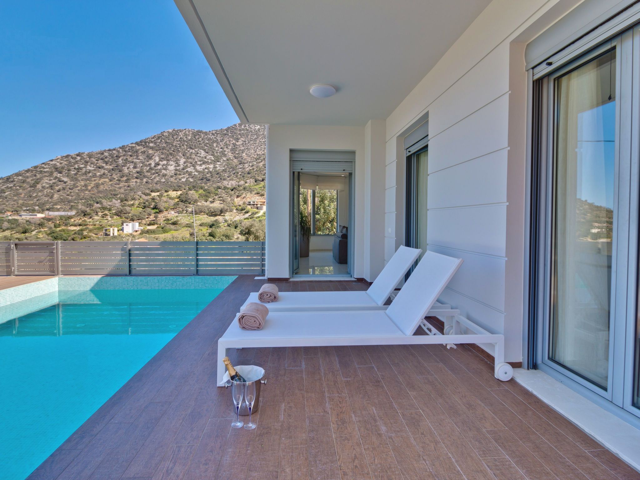 Villa mit drei Schlafzimmern und privatem Swimmingpool.