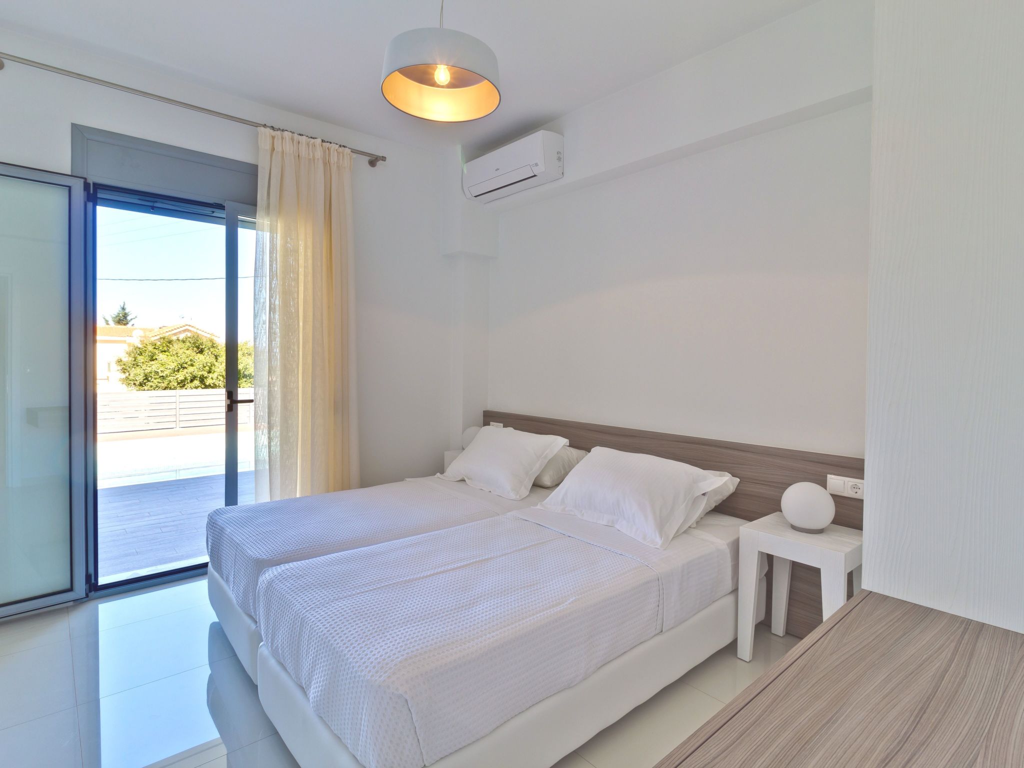 Villa mit drei Schlafzimmern und privatem Swimmingpool.-Image-tags.info