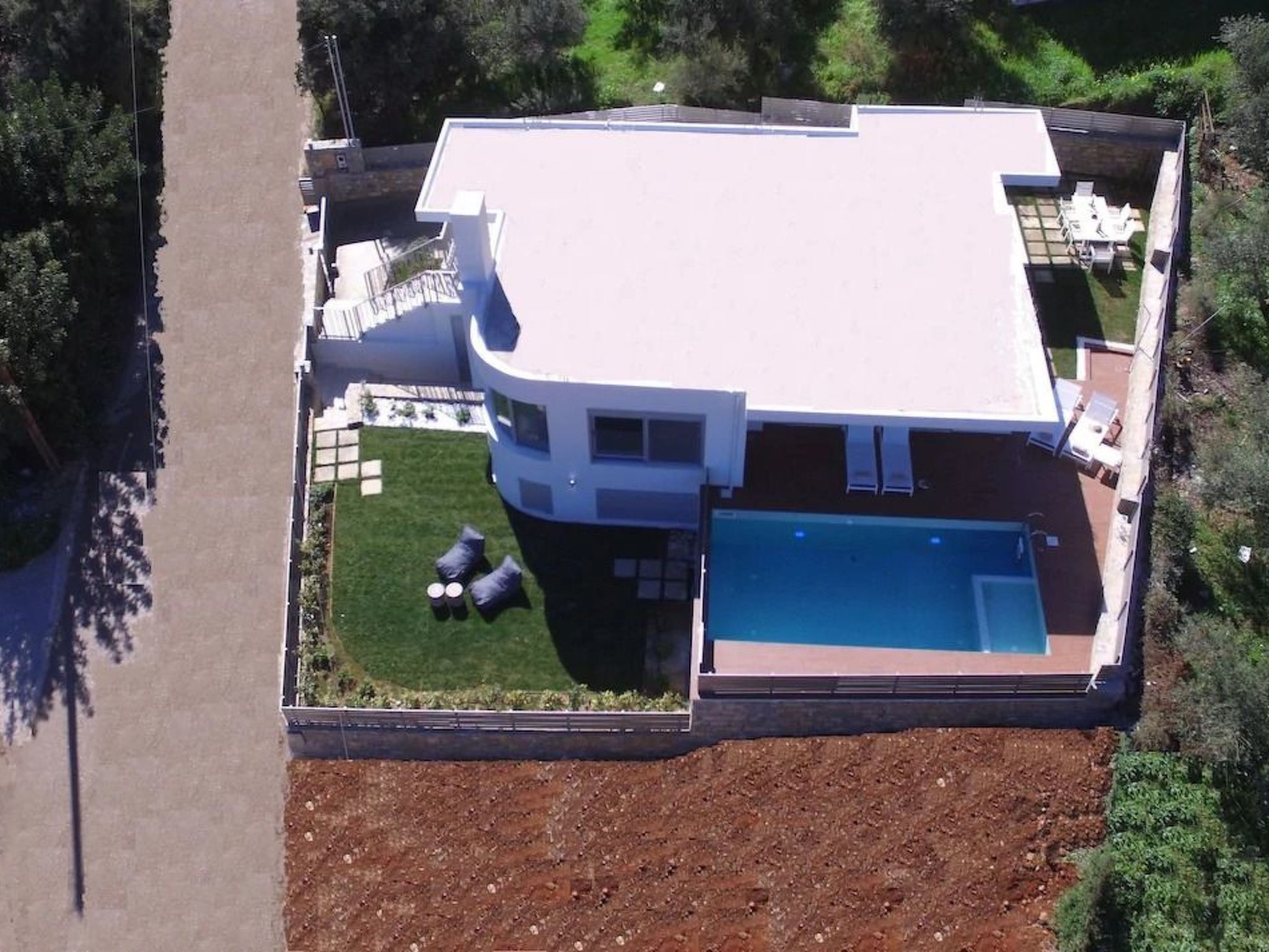 Villa mit drei Schlafzimmern und privatem Swimmingpool.-Image-tags.info