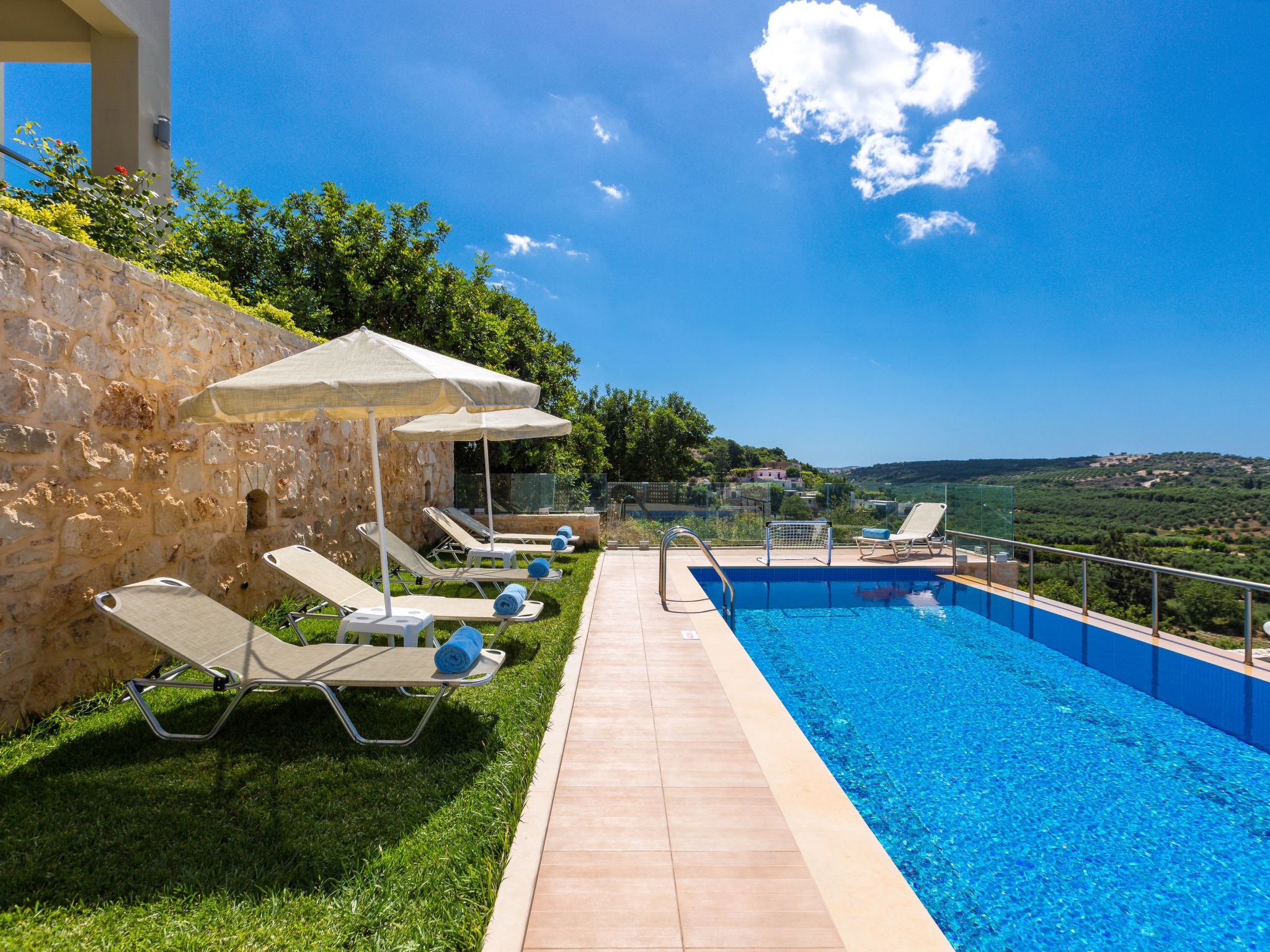 Villa "Kampos" mit eigenem Pool-Binnen