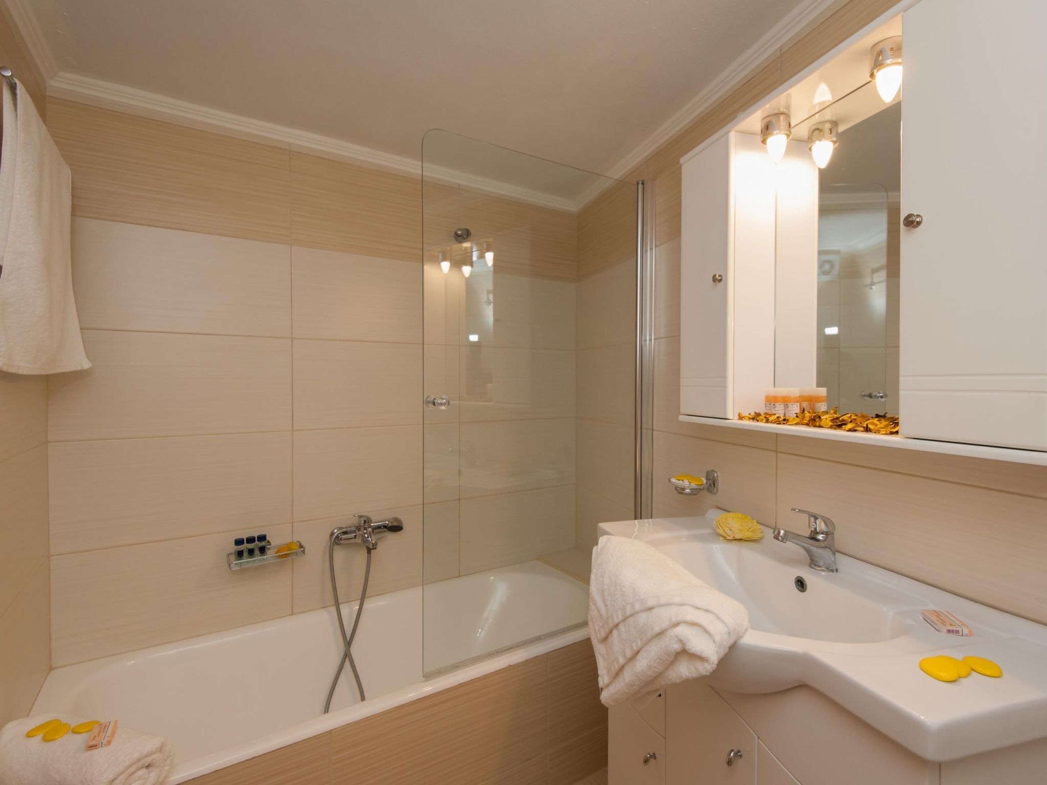 Schönes Haus in Panormos mit kleinem Garten-Dedans