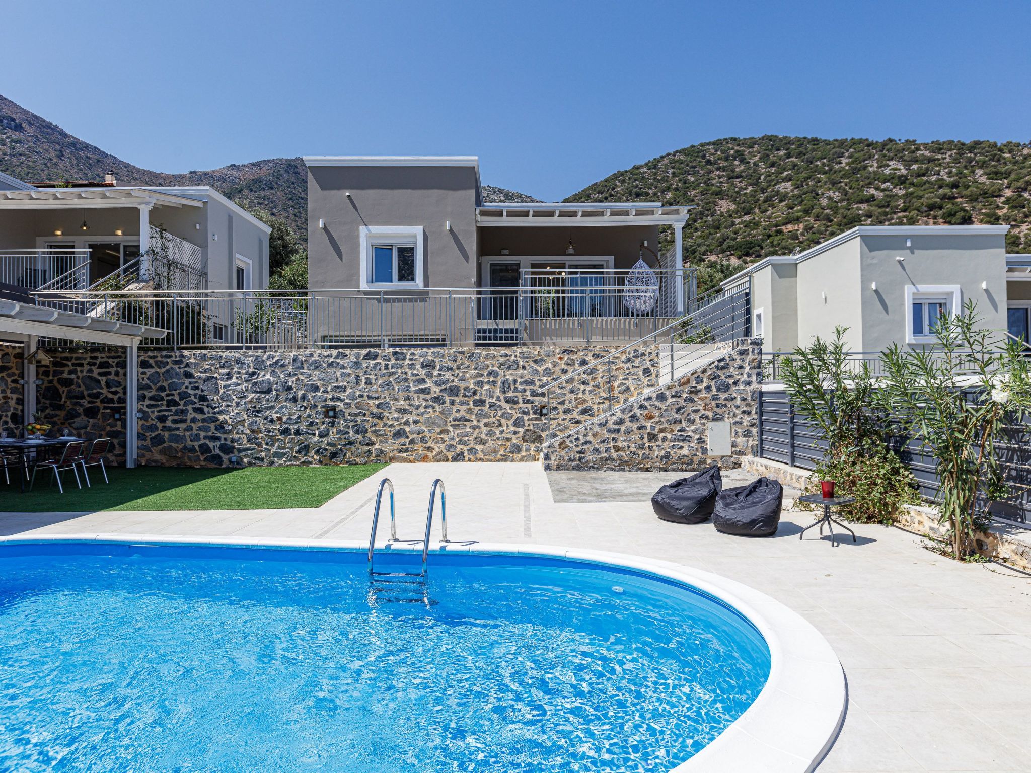 Vakantiehuis met privé zwembad in Roumeli (Griekenland) voor 9 personen