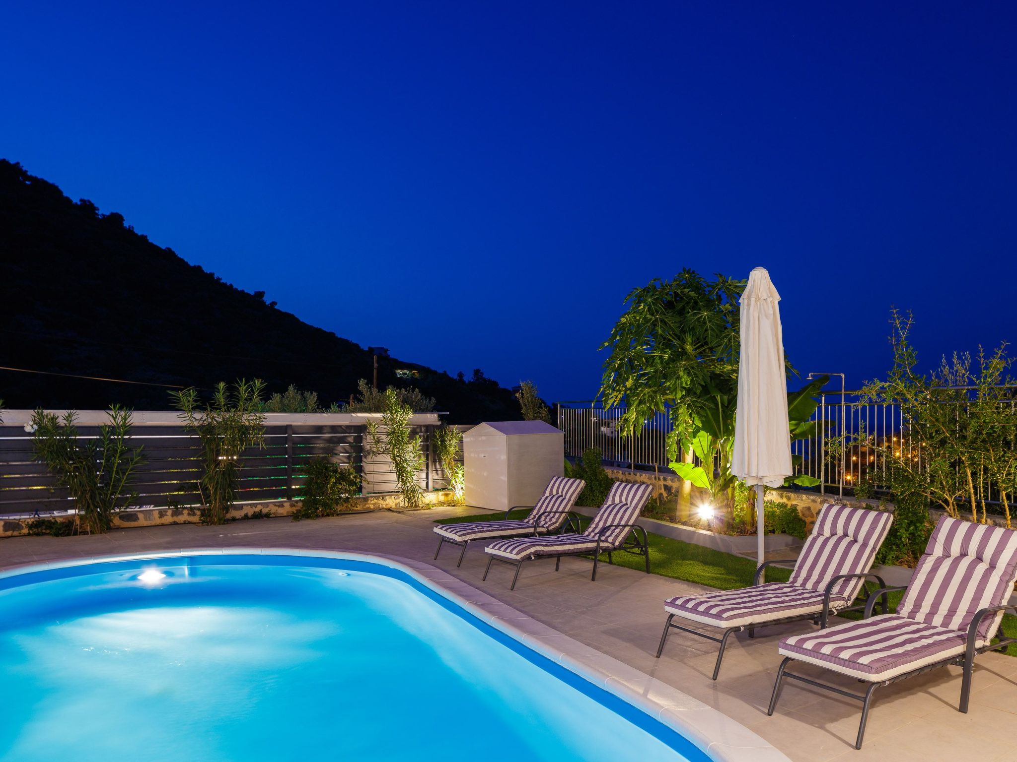 Haus in Vlichada mit tragbarem Barbecue-Image-tags.info