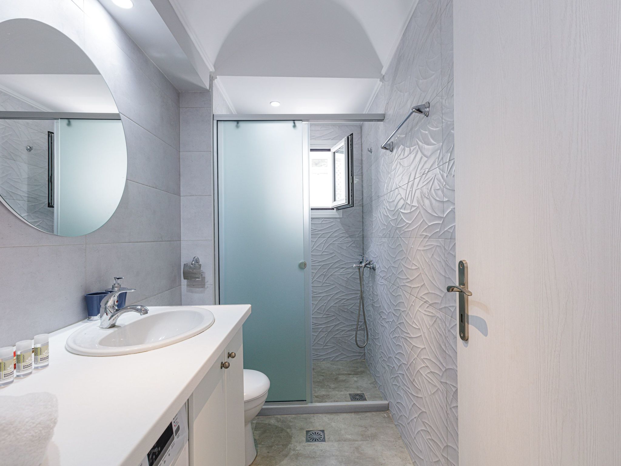 Haus in Vlichada mit tragbarem Barbecue-Dedans