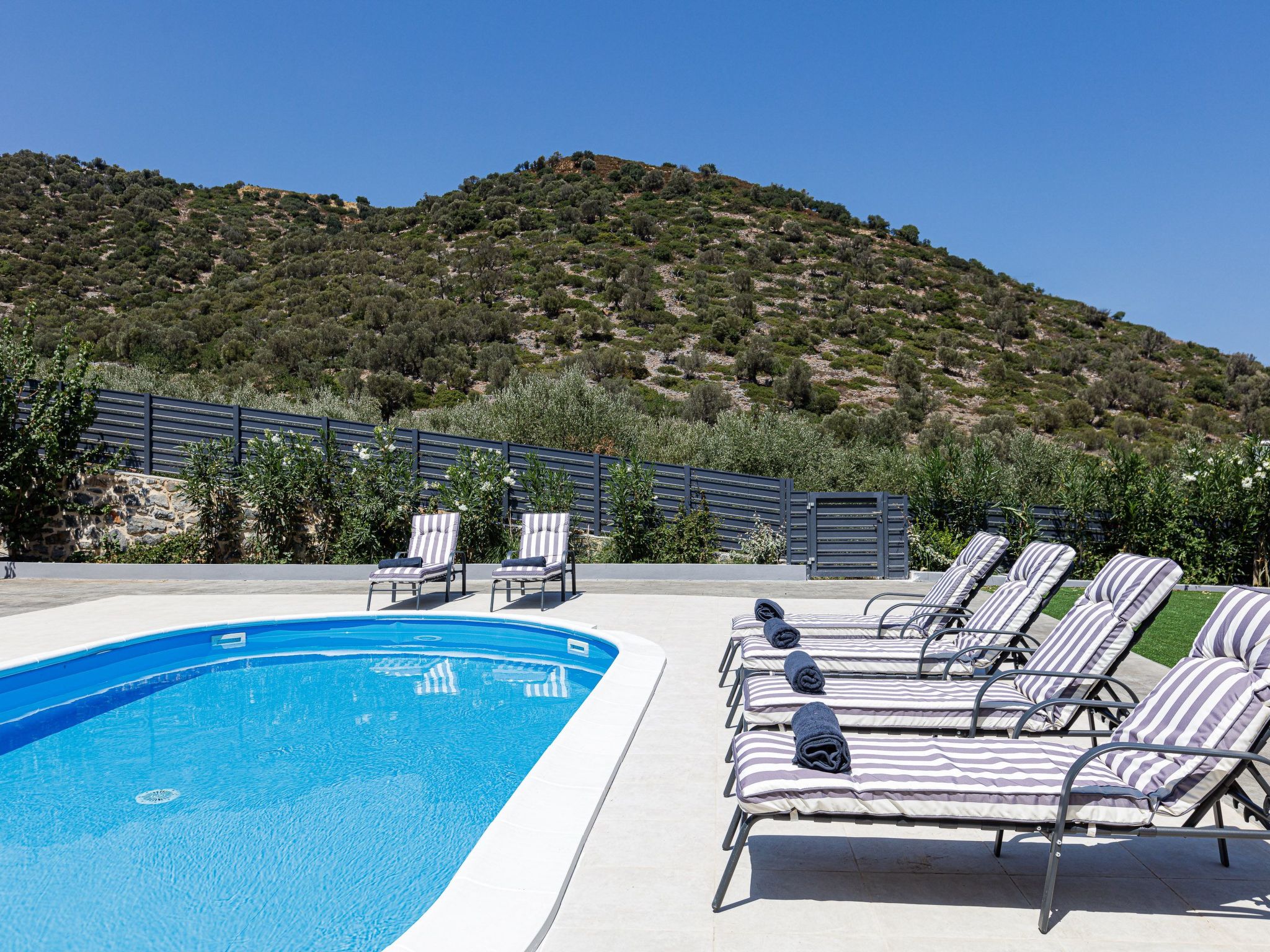 Haus in Vlichada mit tragbarem Barbecue-Image-tags.info