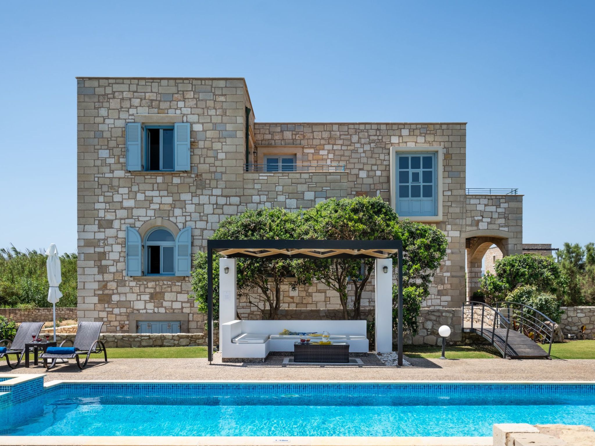 Villa am Strand mit privatem Pool und Tischtennisplatte-Drinnen