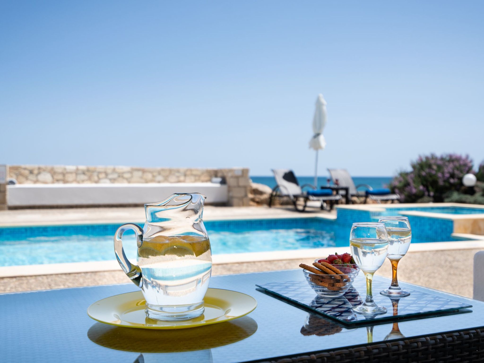 Villa am Strand mit privatem Pool und Tischtennisplatte-Draußen