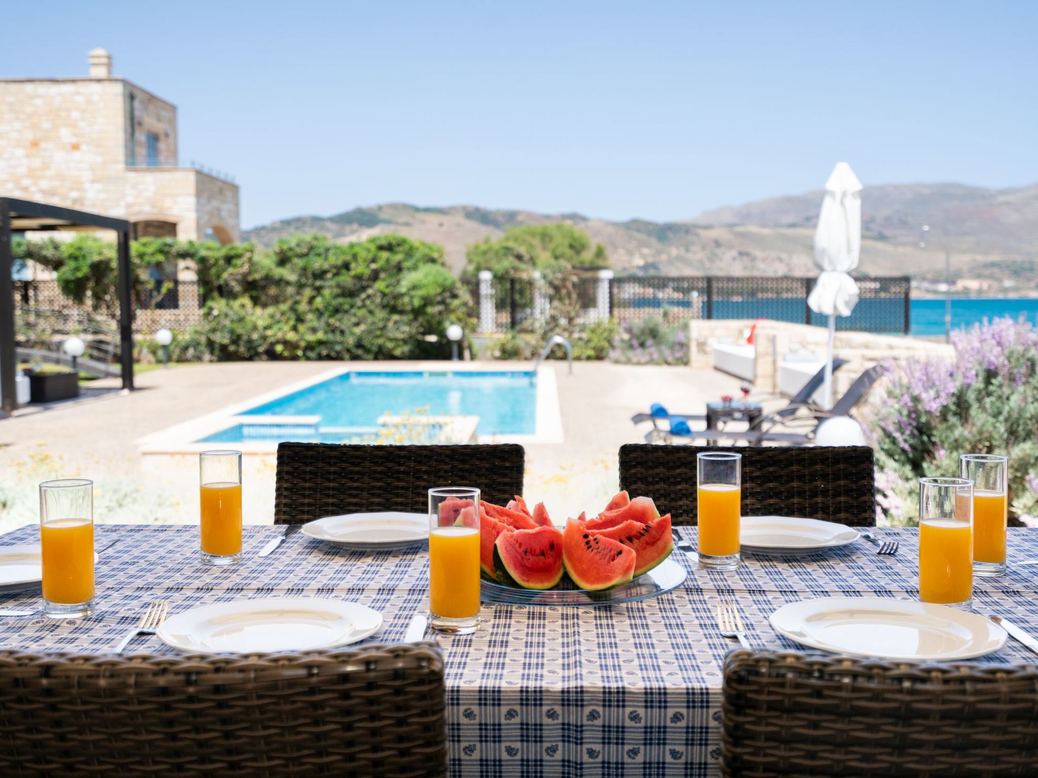 Villa am Strand mit privatem Pool und Tischtennisplatte-Draußen