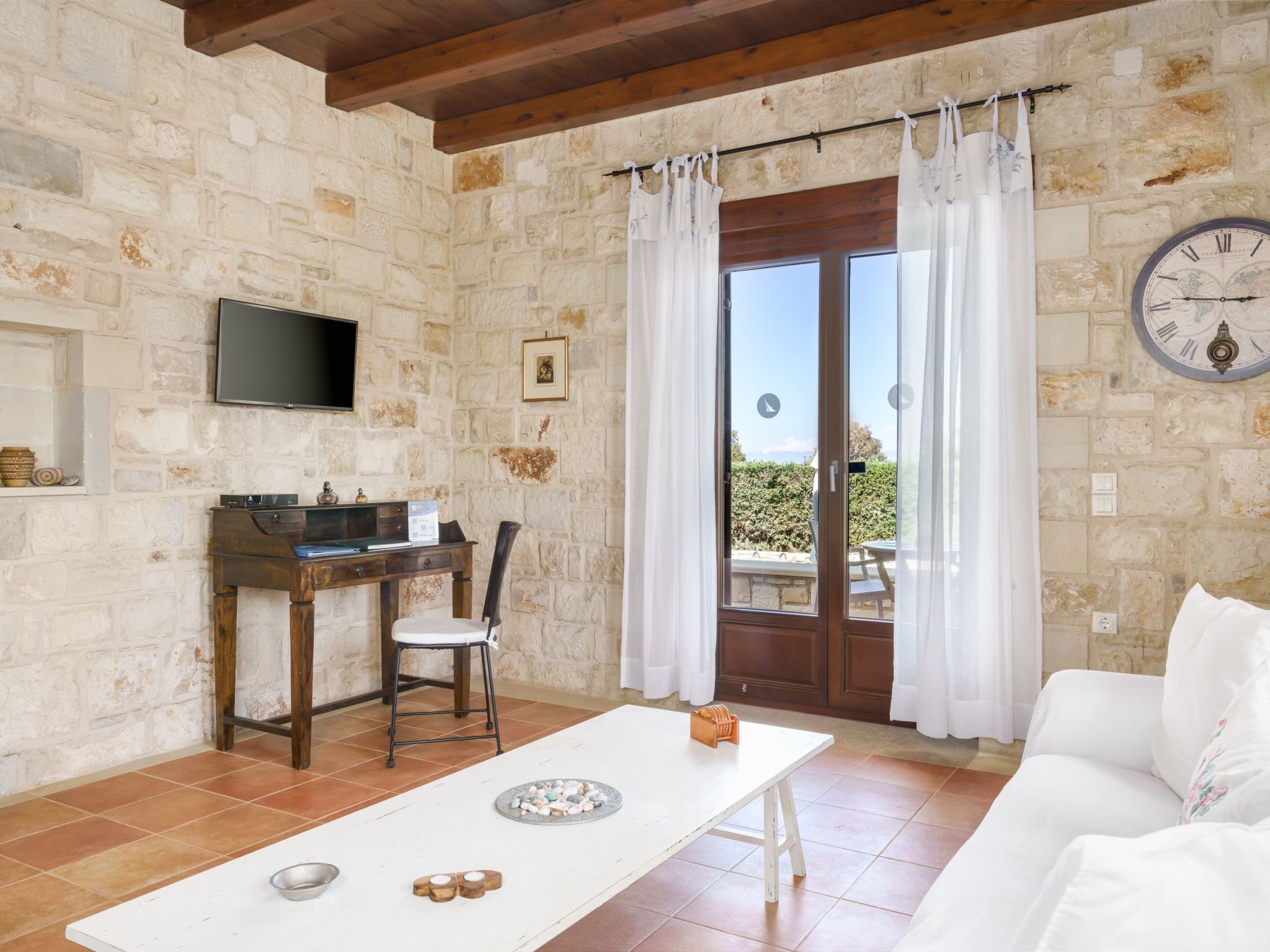 Villa aus Stein, privater Pool, BBQ 30m zum Strand-Drinnen