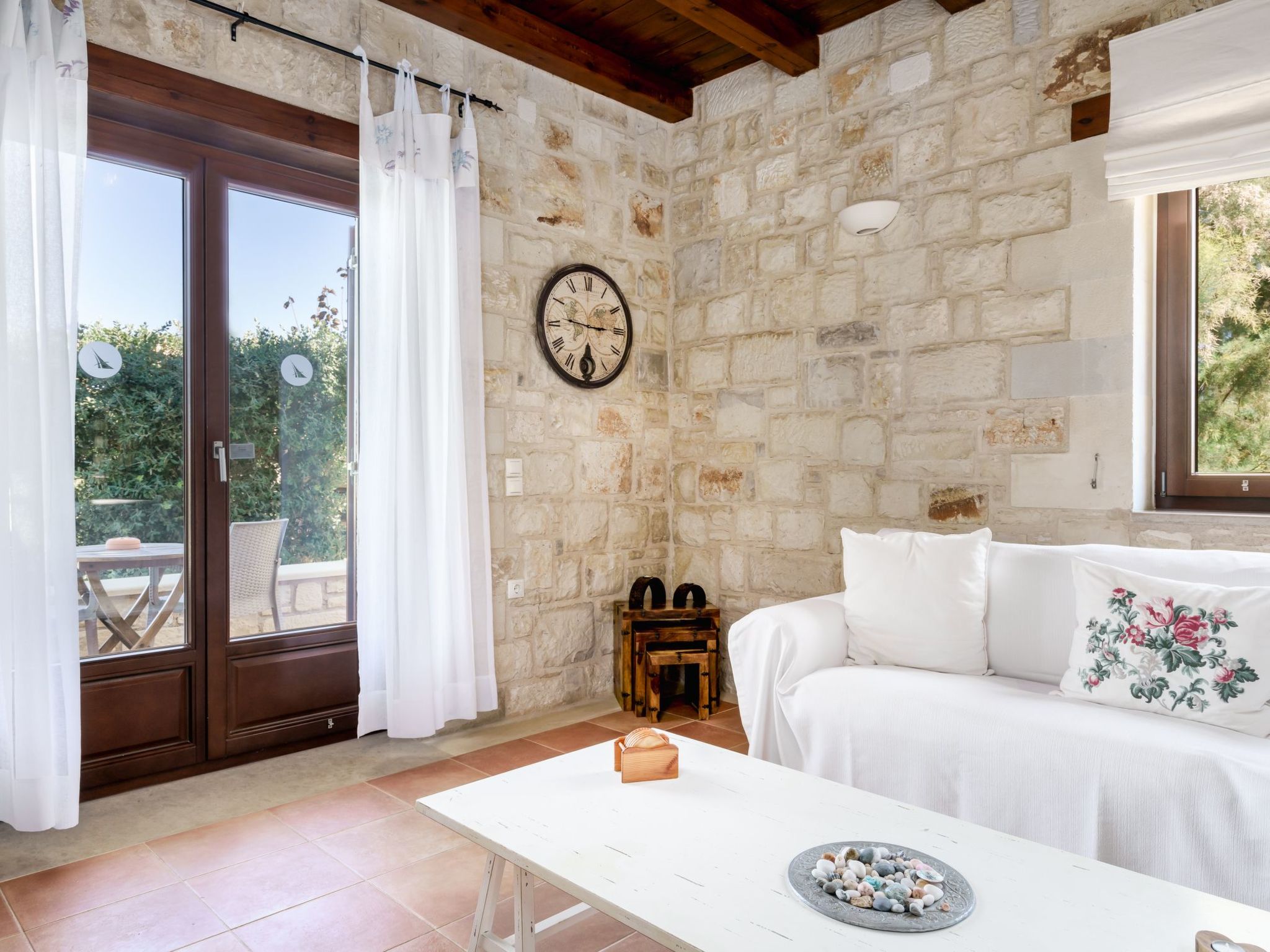 Villa aus Stein, privater Pool, BBQ 30m zum Strand-Drinnen