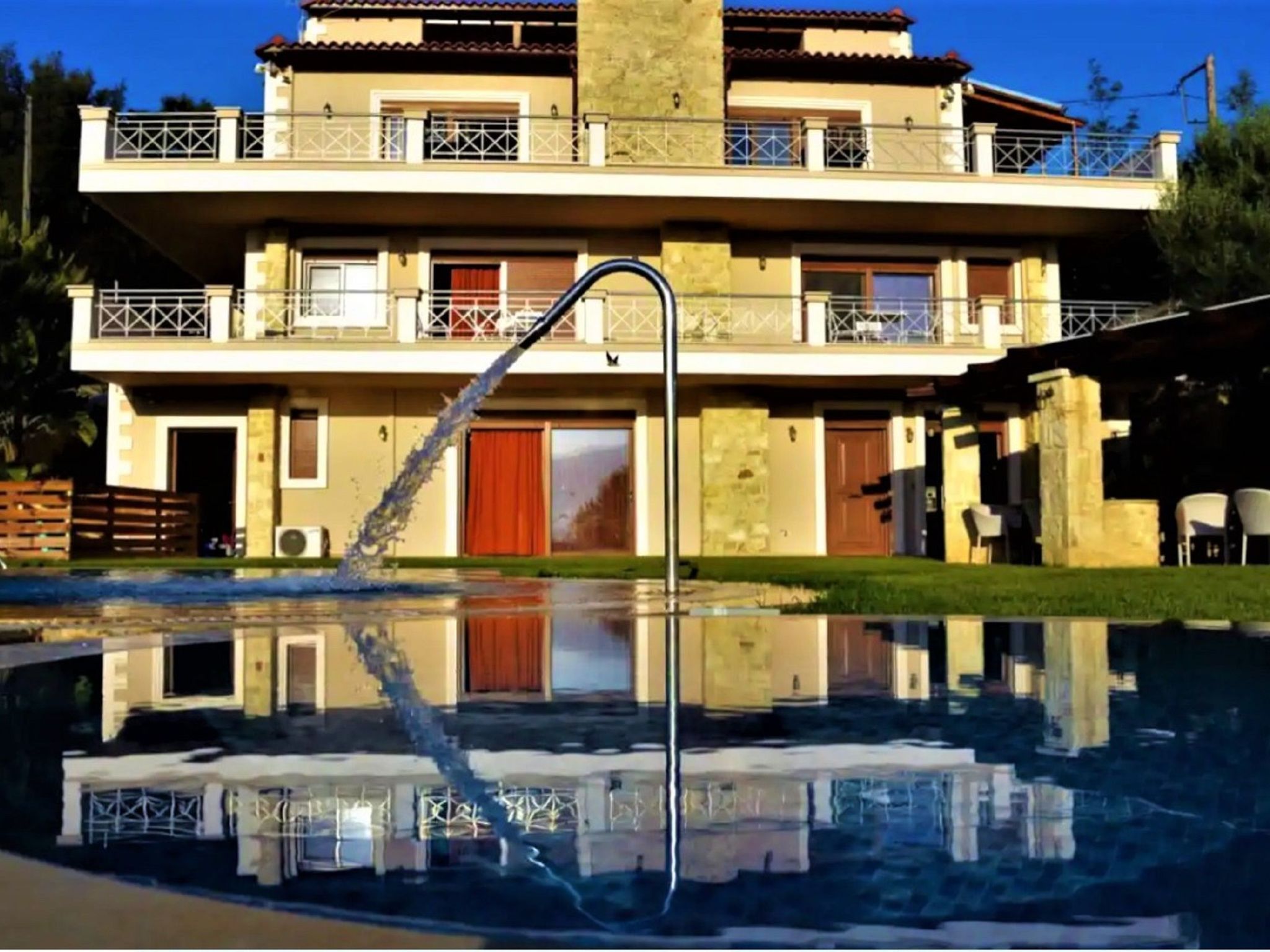 Villa Zeus mit privatem Pool und Jacuzzi-Image-tags.info