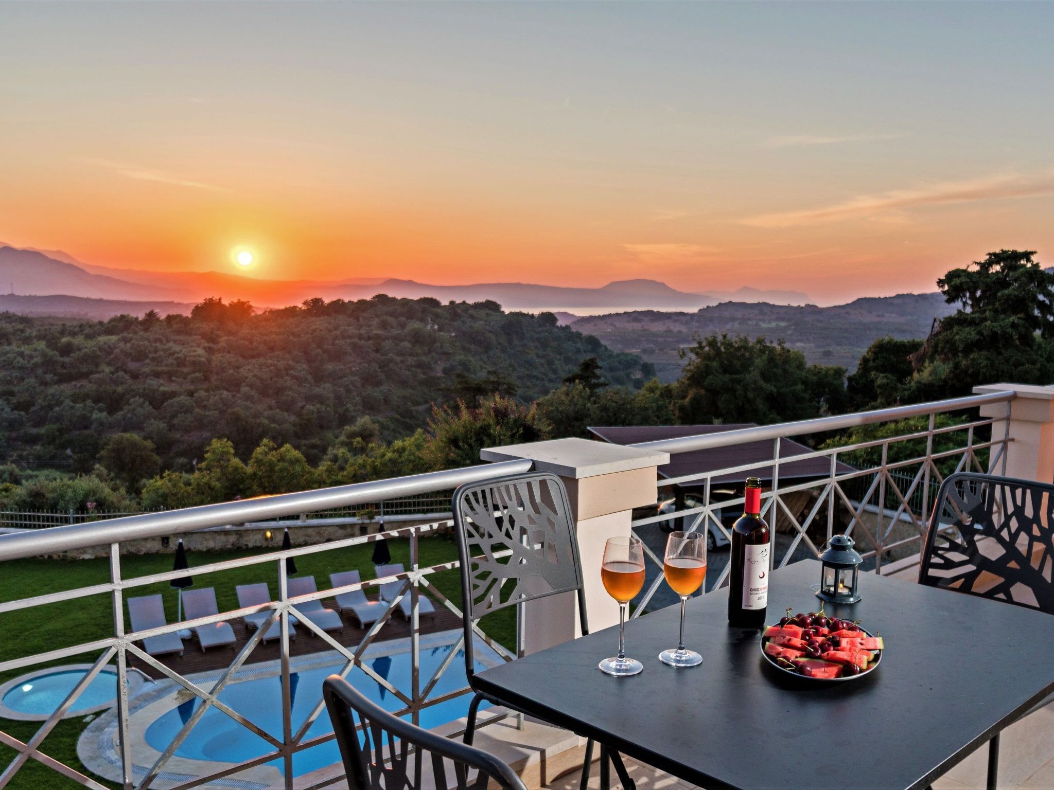 Villa Zeus mit privatem Pool und Jacuzzi-Image-tags.info