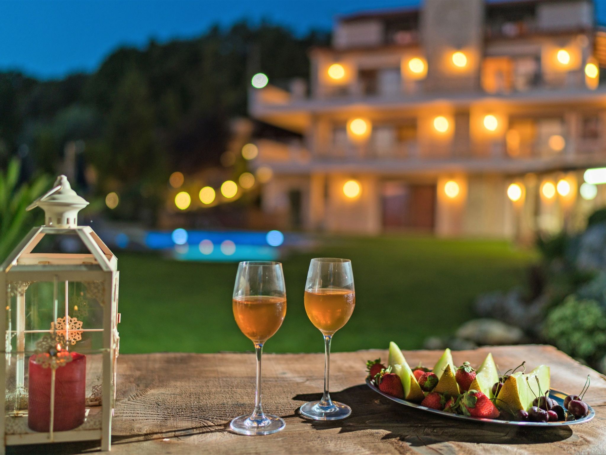 Villa Zeus mit privatem Pool und Jacuzzi-Buiten