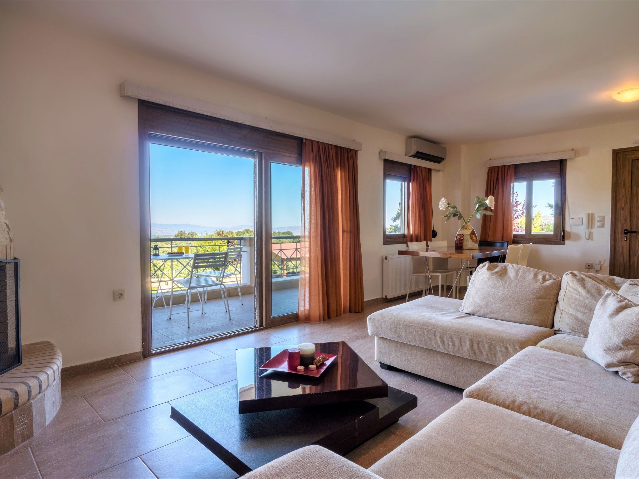 Villa Zeus mit privatem Pool und Jacuzzi-Binnen