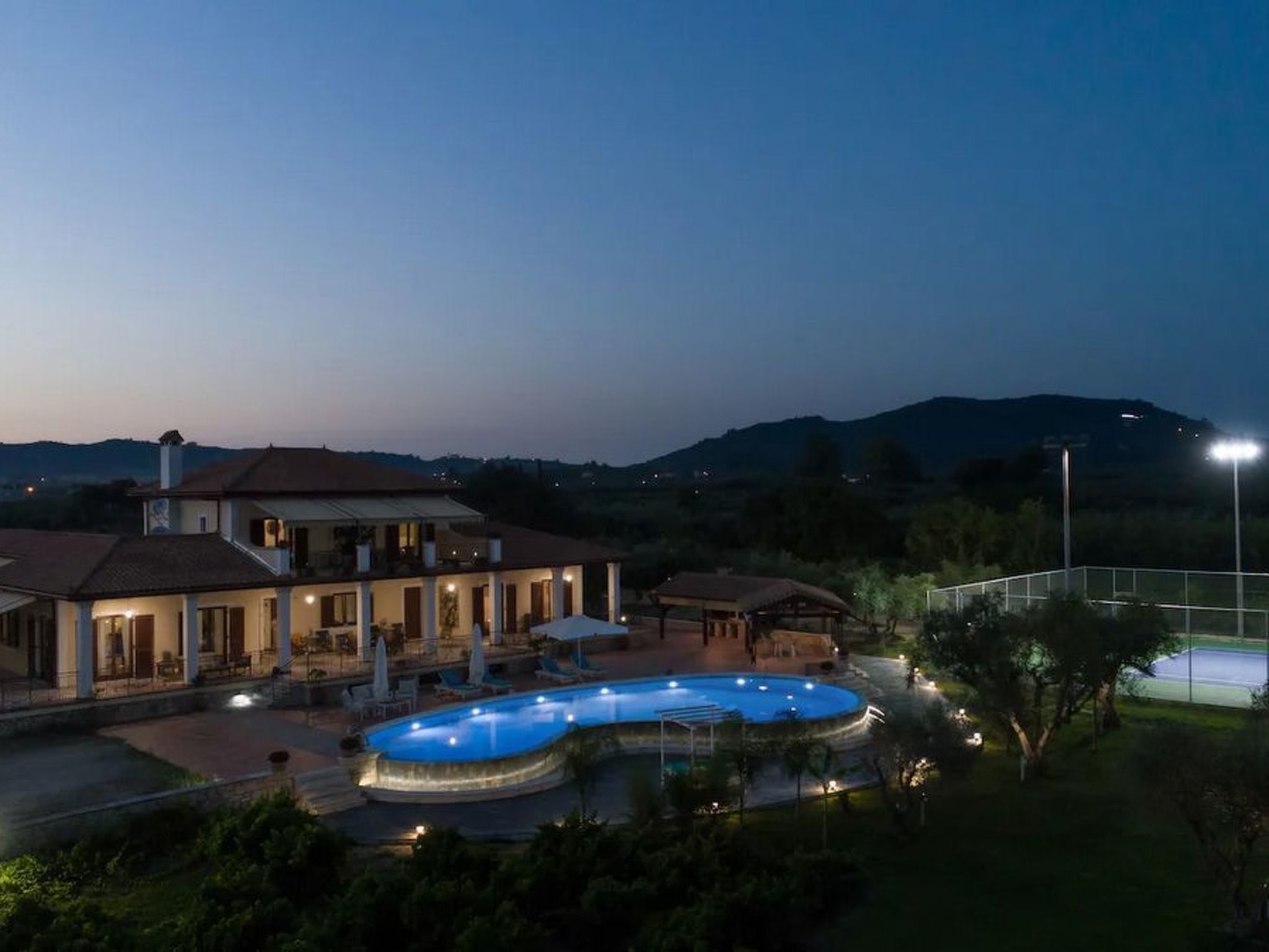 Fantastische Villa Anastasia mit großem Pool-Image-tags.info