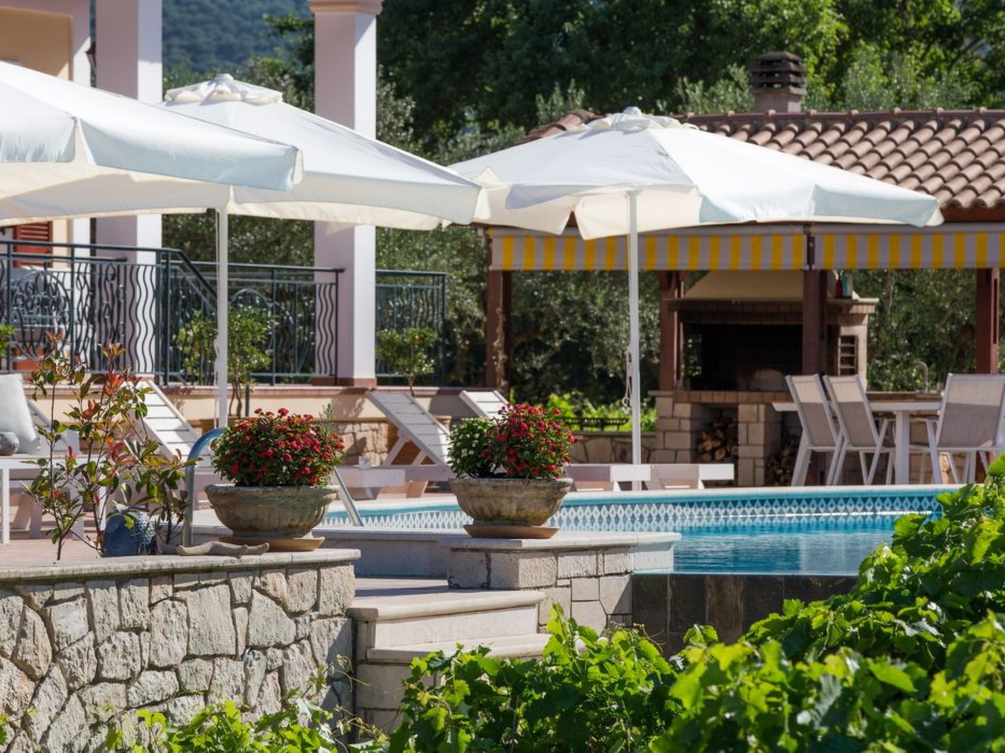 Fantastische Villa Anastasia mit großem Pool-Image-tags.info