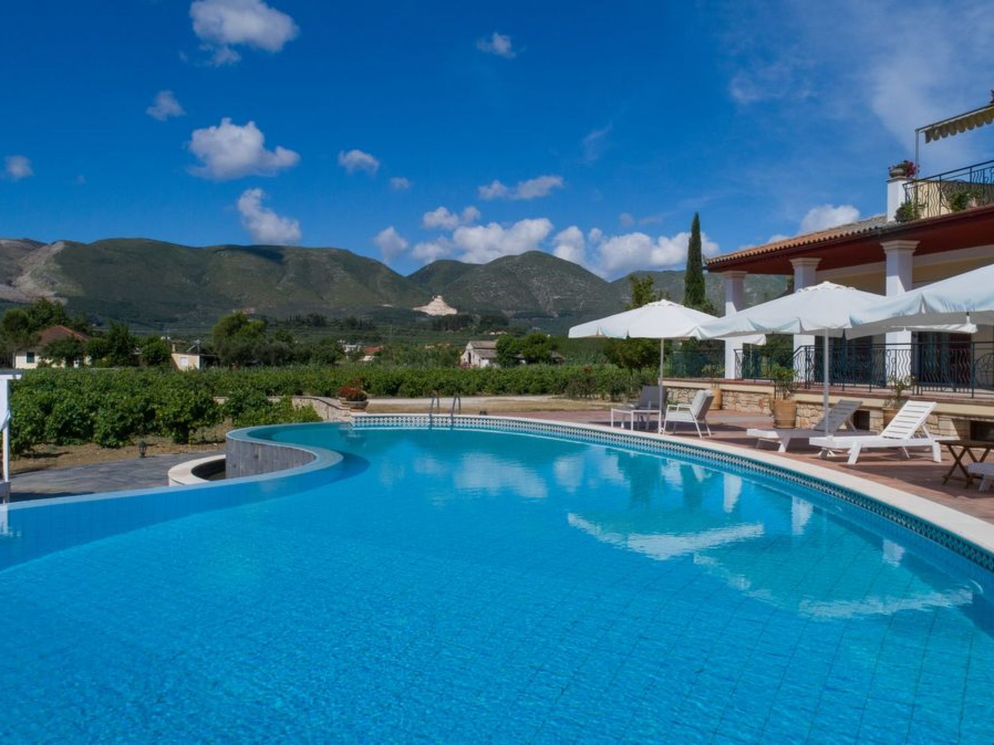 Fantastische Villa Anastasia mit großem Pool-Image-tags.info