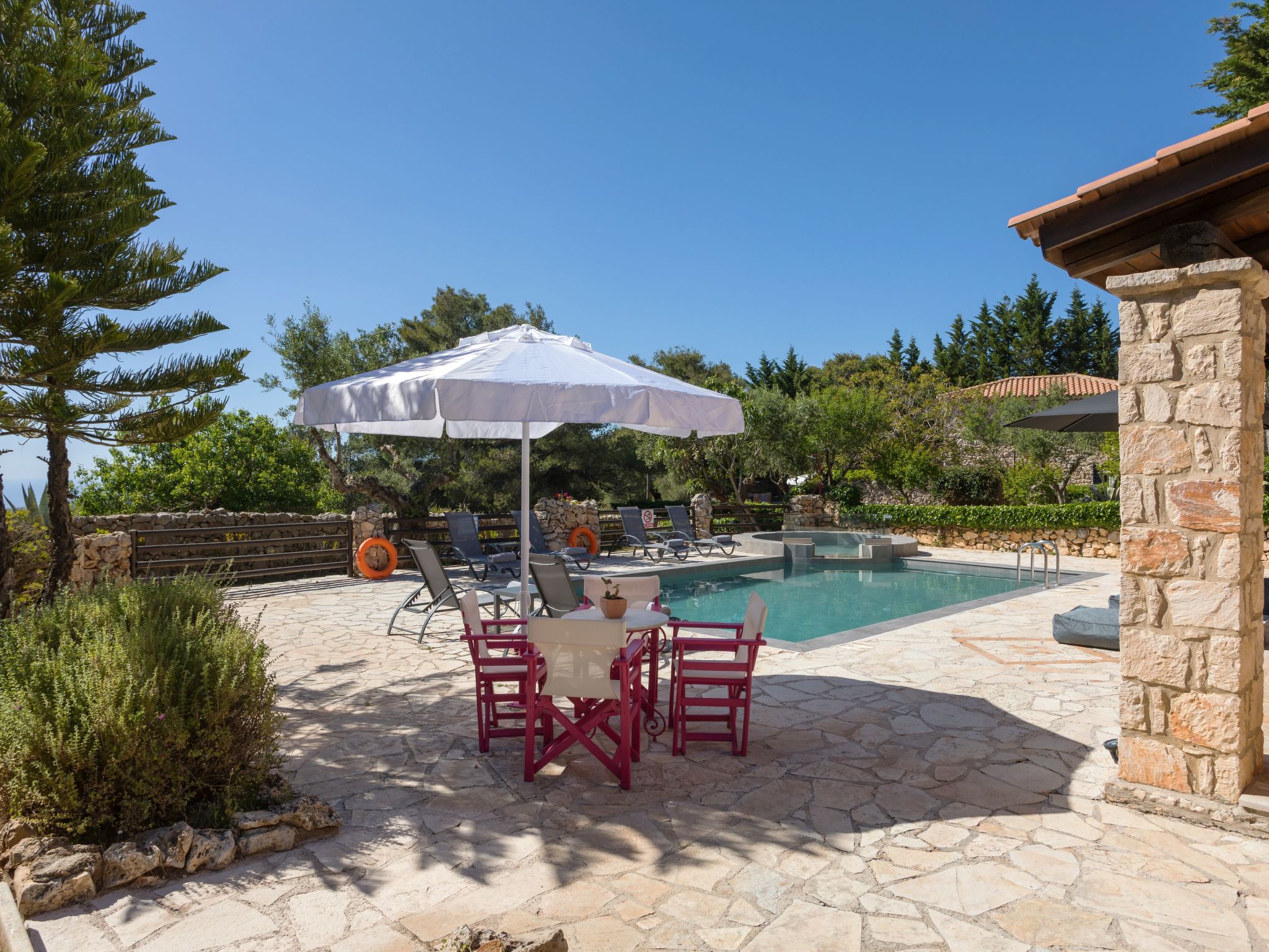 Villa Ariadne mit privatem Pool-Binnen