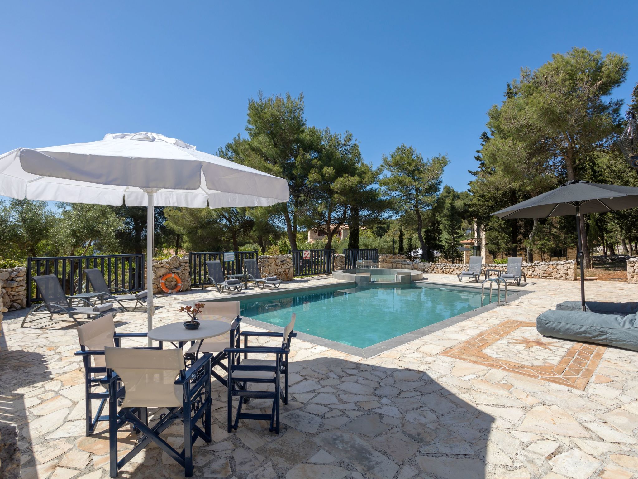 Villa Nefeli mit privatem Pool-Binnen