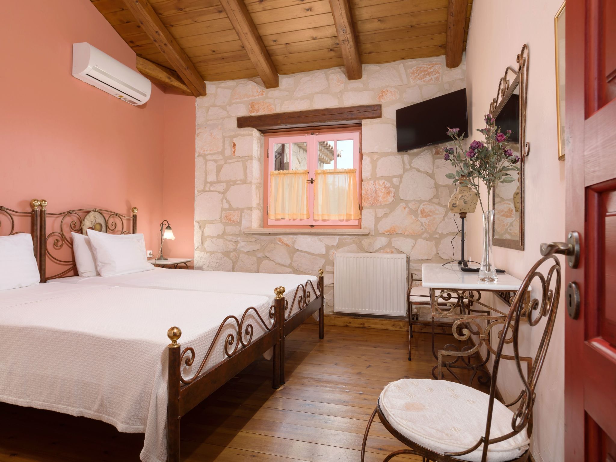 Aresti Mountain Resort Villa Ira mit privatem Pool-Binnen