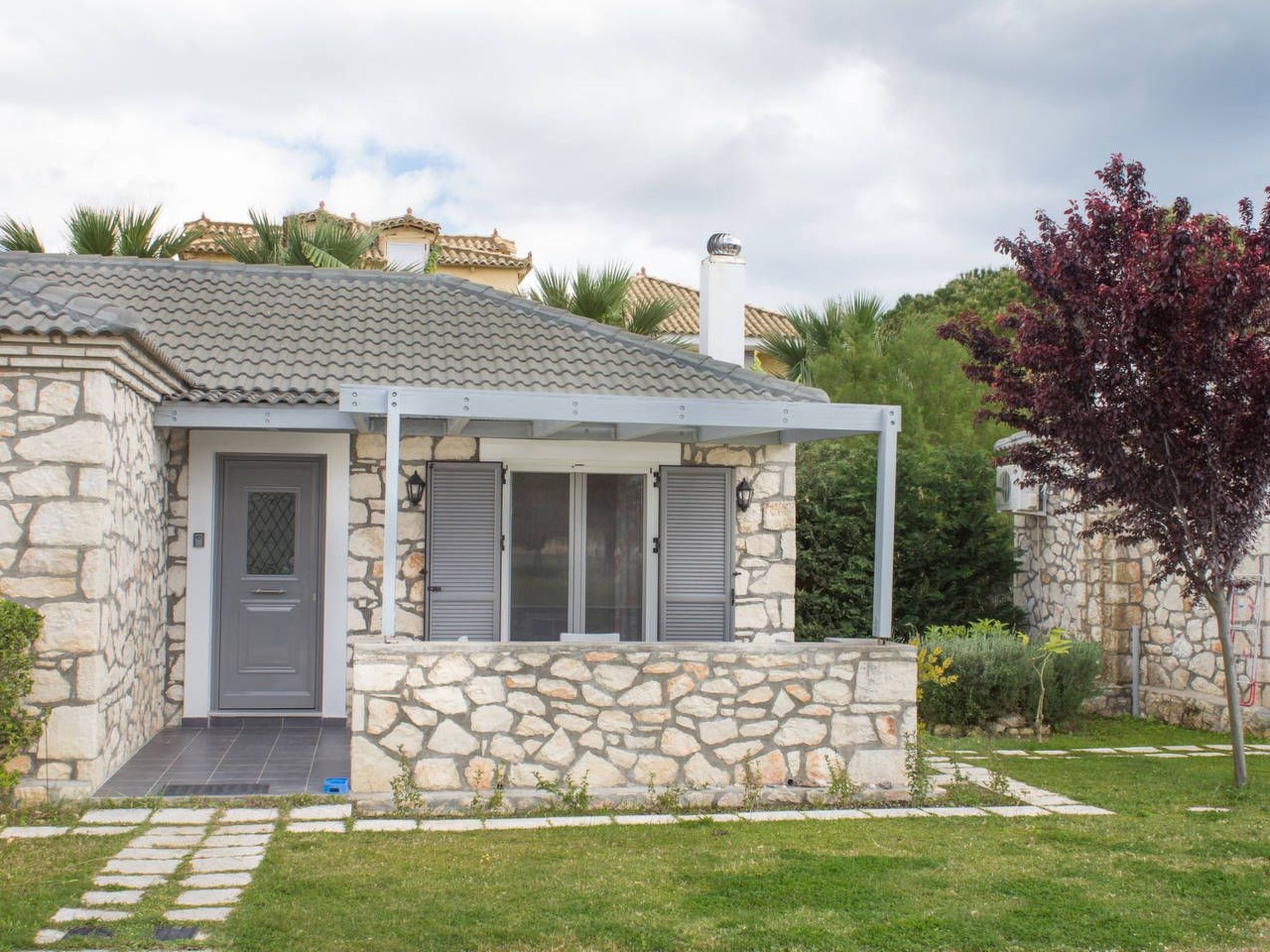 Villa mit zwei Schlafzimmern für 6 Personen. Parken, WiFi-Image-tags.info