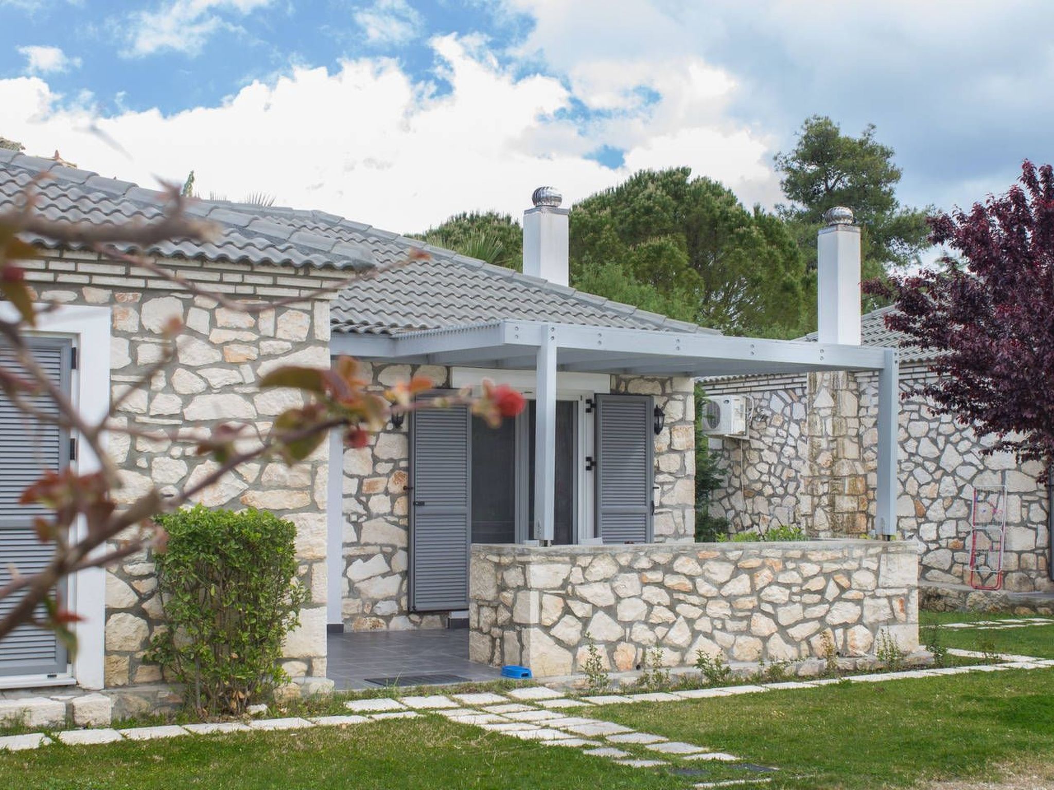 Villa mit zwei Schlafzimmern für 6 Personen. Parken, WiFi-Buiten