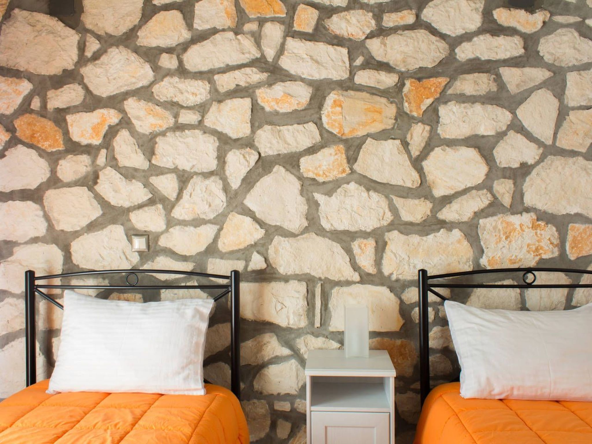 Villa mit zwei Schlafzimmern für 6 Personen. Parken, WiFi-Image-tags.info