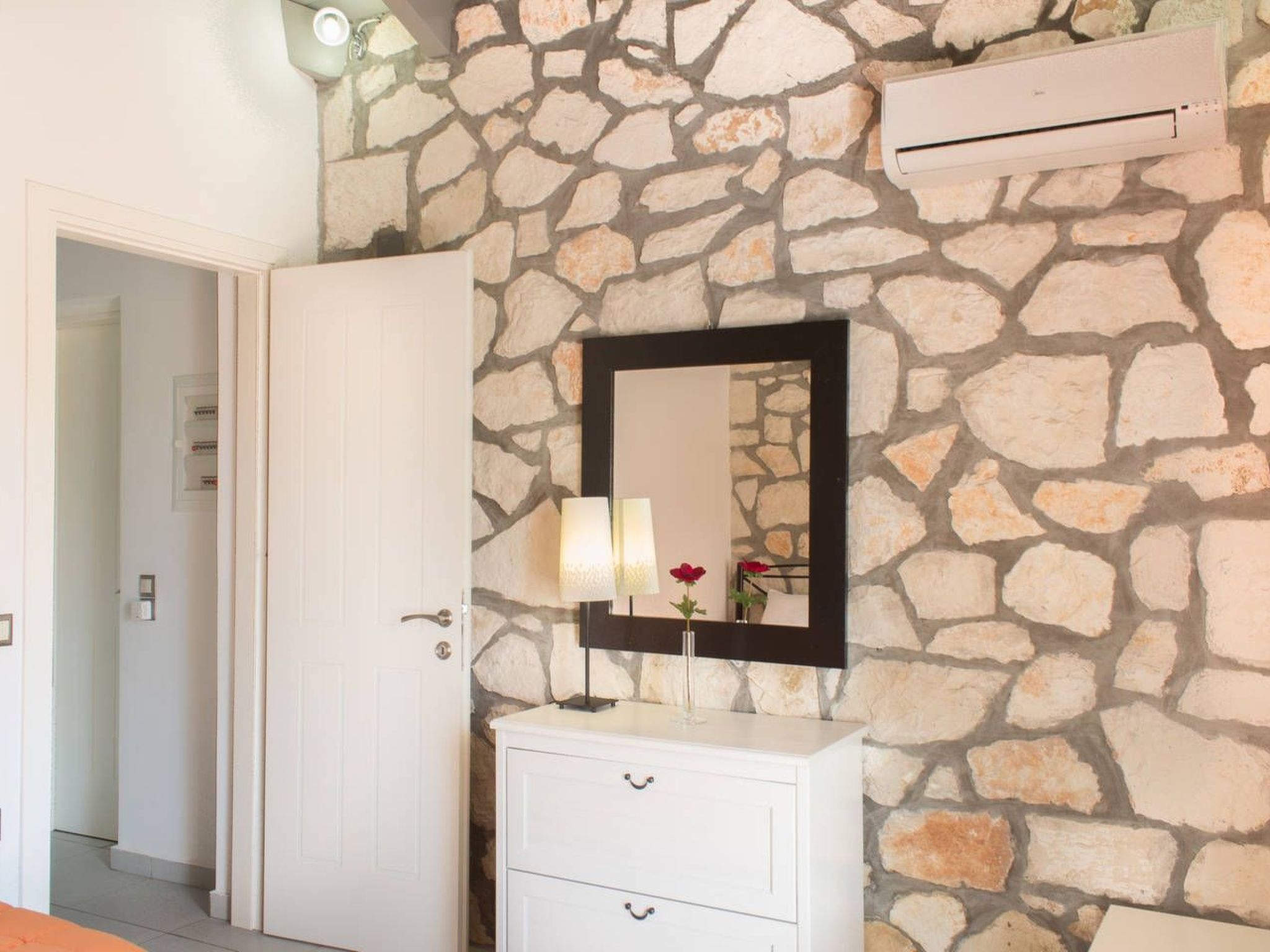 Villa mit zwei Schlafzimmern für 6 Personen. Parken, WiFi-Binnen