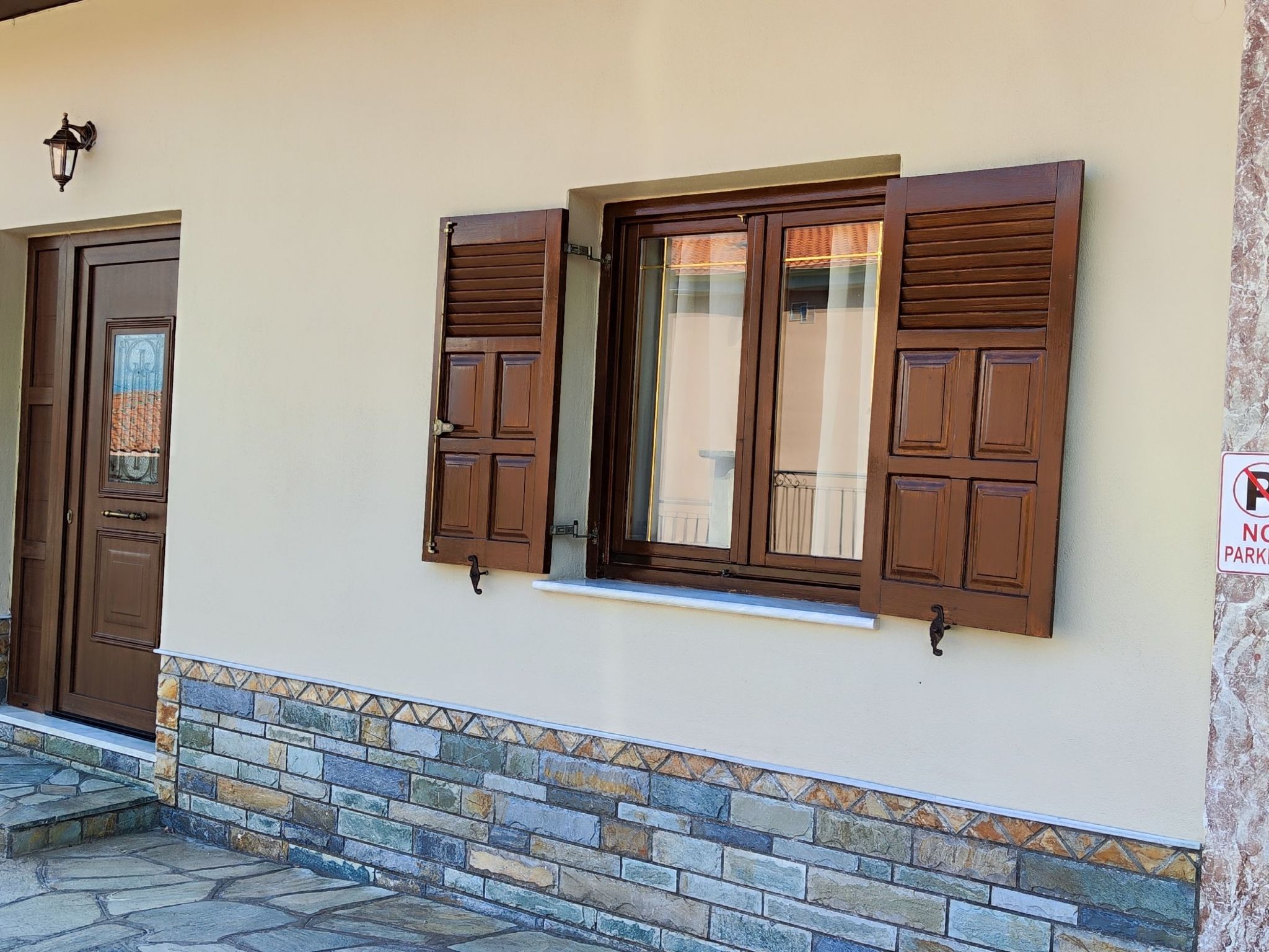 Theofanias Marmorhaus Meteora — view 1 of 34