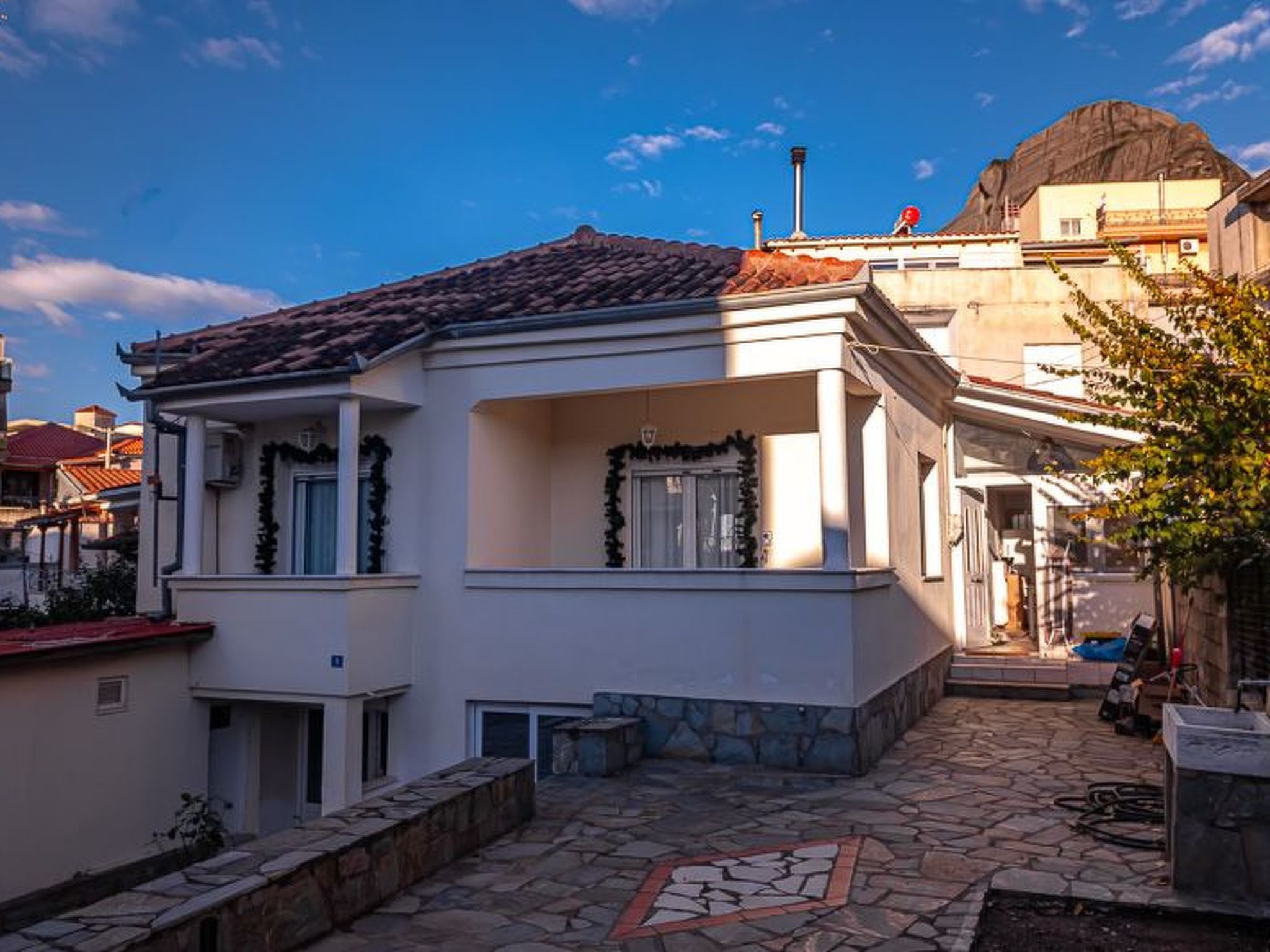 Nf Meteora Wohnsitz — view 1 of 10