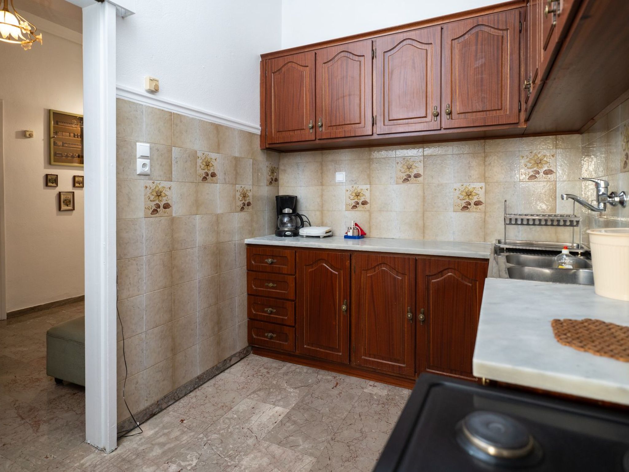 Theoni Central Wohnung — Kitchen / Dining Room (4 of 9)
