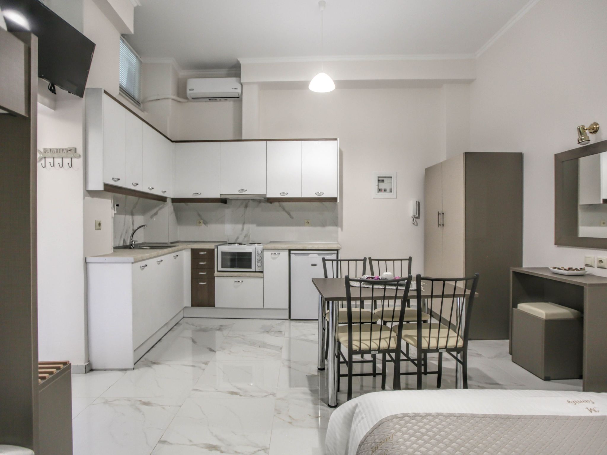 Del Sol Meteora Luxurious Family Suites3 — view 1 of 6