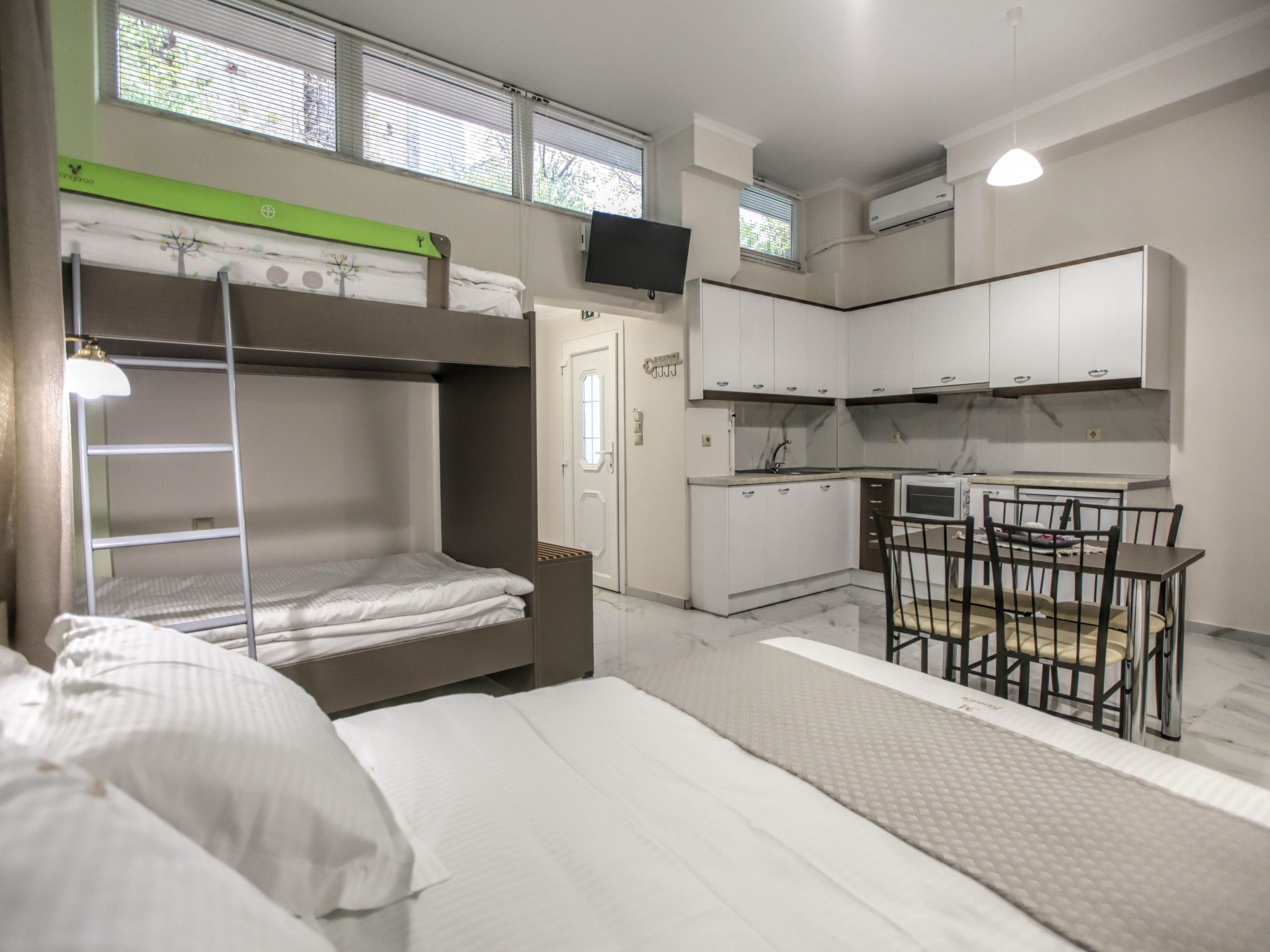 Del Sol Meteora Luxurious Family Suites3 - Image 4
