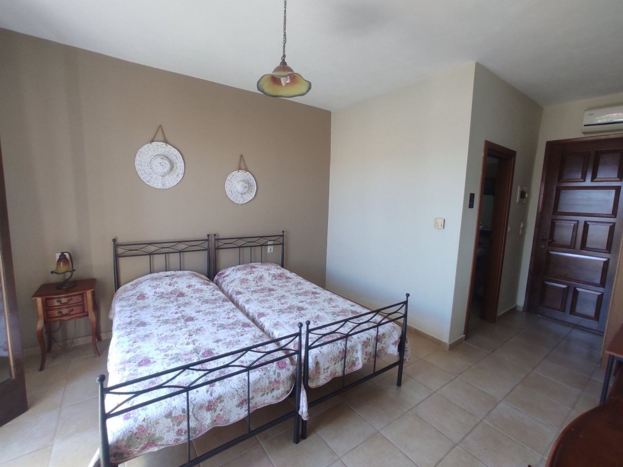 Mylos Trikeri — view 1 of 28