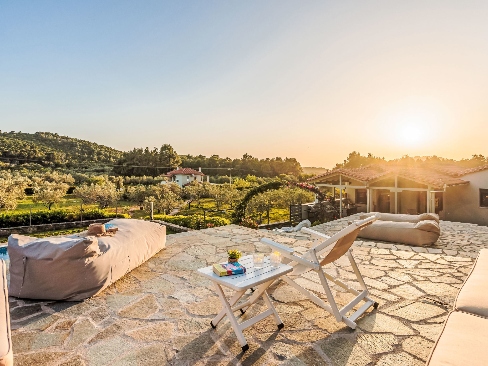 Villa Pine Trees bei Kardous, Skopelos Privater Pool - Drinnen