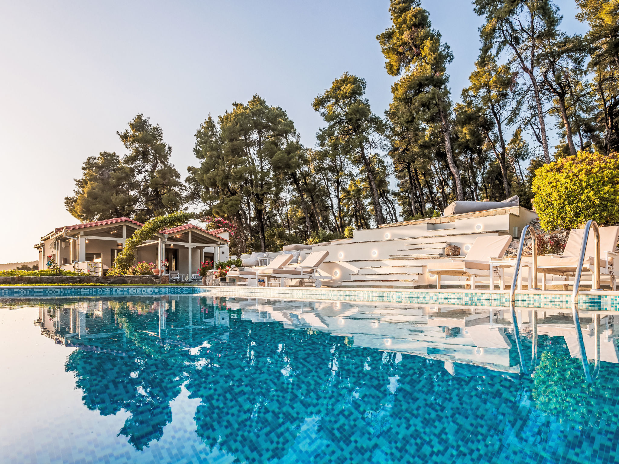 Villa Pine Trees bei Kardous, Skopelos Privater Pool - Draußen